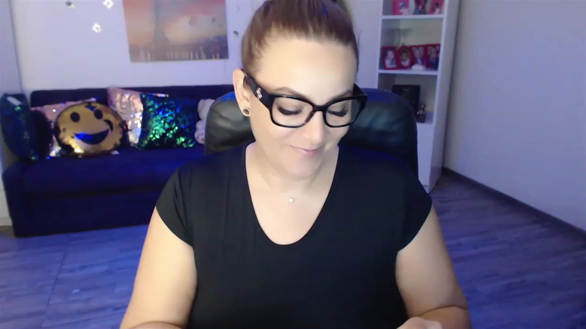 Gallery image thumbnail from A_baby_Boo's myfreecams stream on, 01/06/2023, 20:21 image 5 of 20