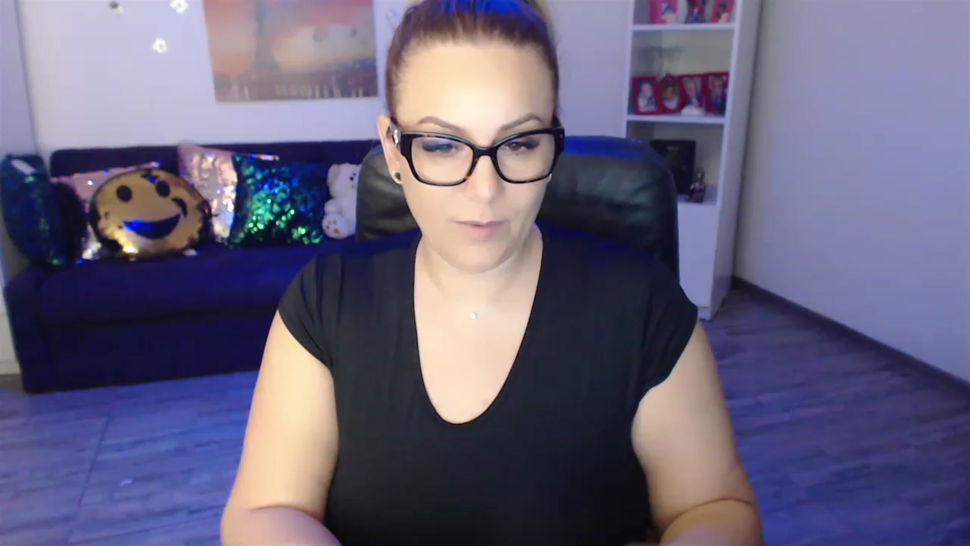 Gallery image thumbnail from A_baby_Boo's myfreecams stream on, 01/06/2023, 20:21 image 15 of 20