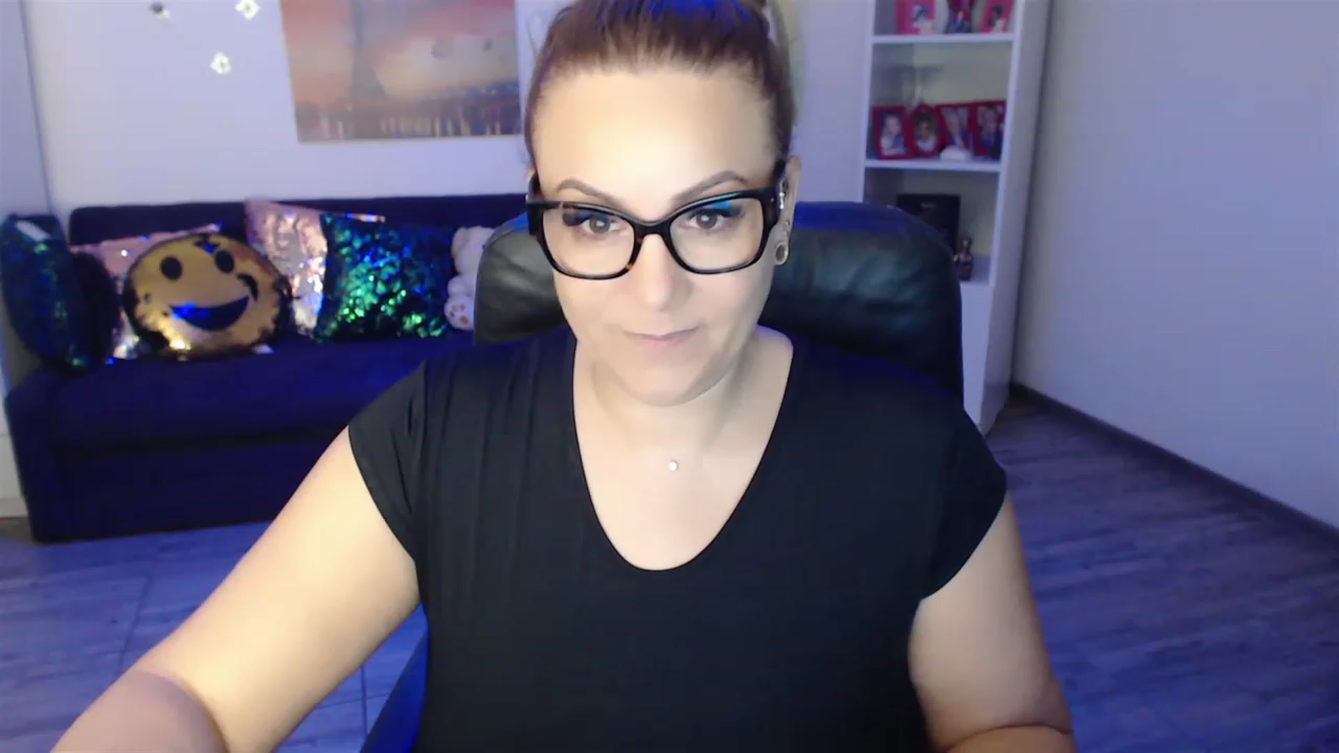 Gallery image thumbnail from A_baby_Boo's myfreecams stream on, 01/06/2023, 20:21 image 4 of 20