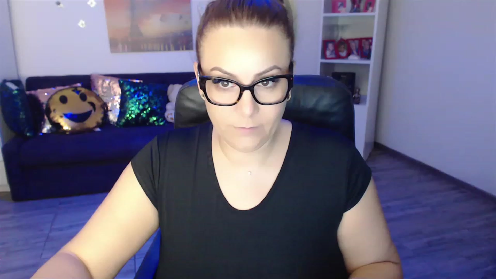 Gallery image thumbnail from A_baby_Boo's myfreecams stream on, 01/06/2023, 20:21 image 1 of 20