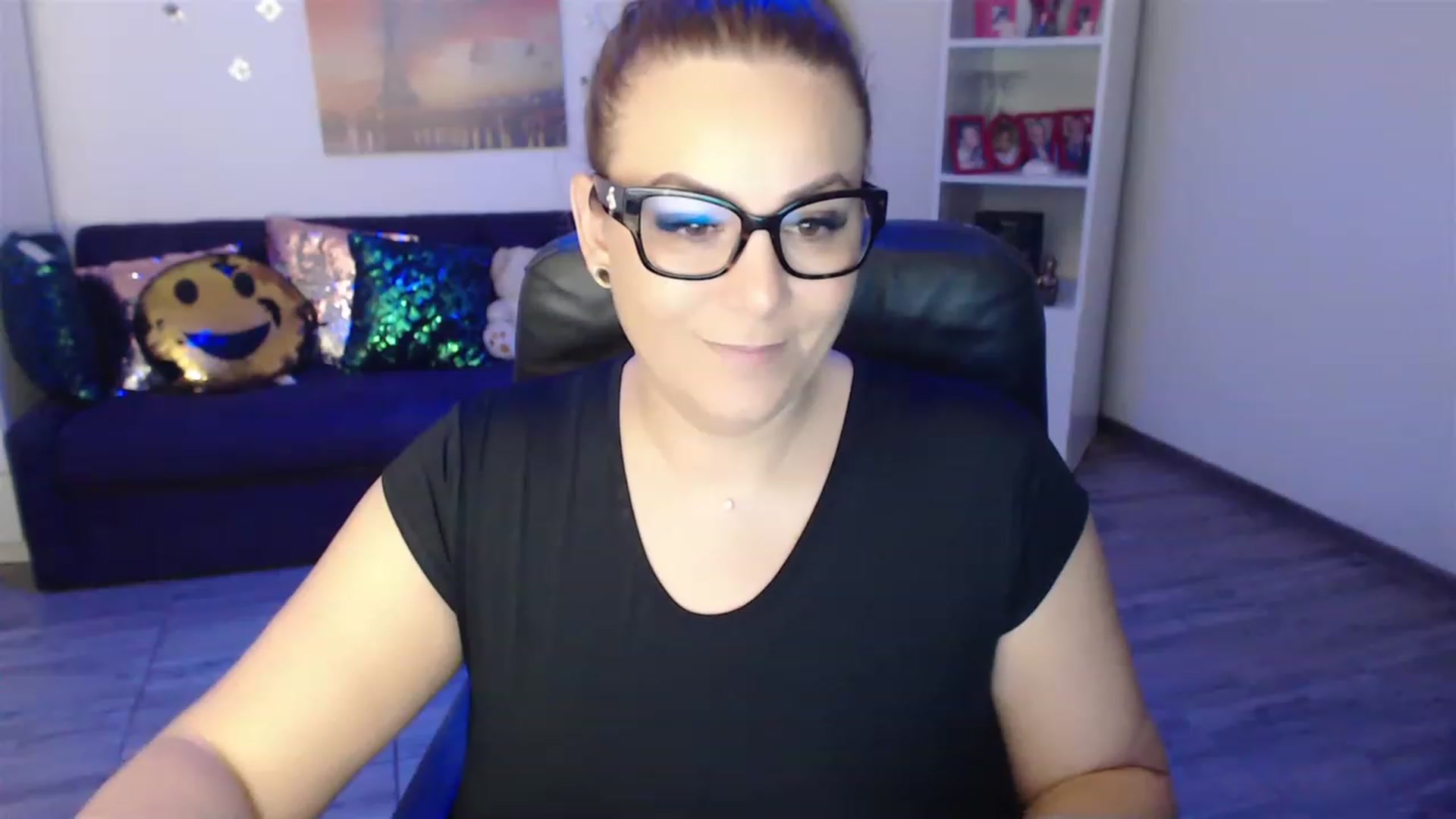 Gallery image thumbnail from A_baby_Boo's myfreecams stream on, 01/06/2023, 20:21 image 3 of 20