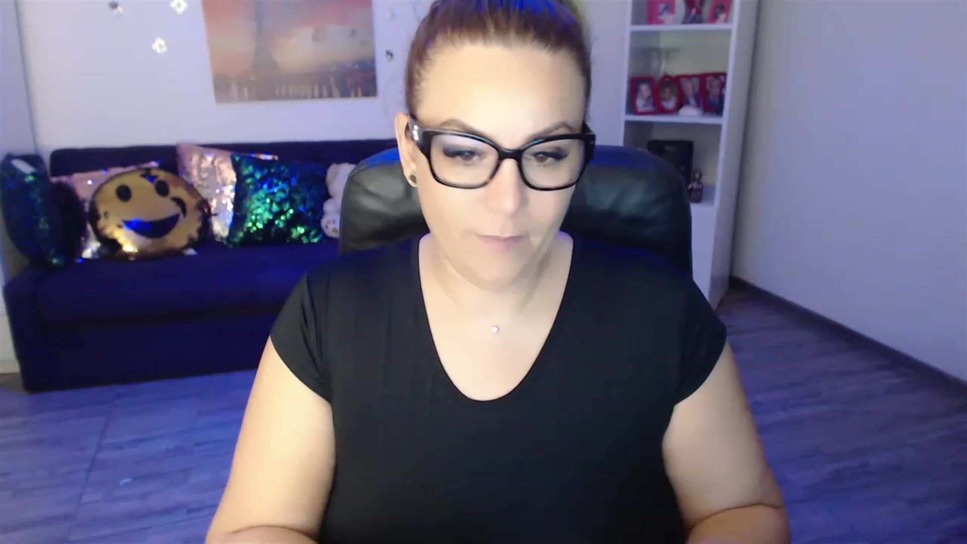 Gallery image thumbnail from A_baby_Boo's myfreecams stream on, 01/06/2023, 20:21 image 2 of 20