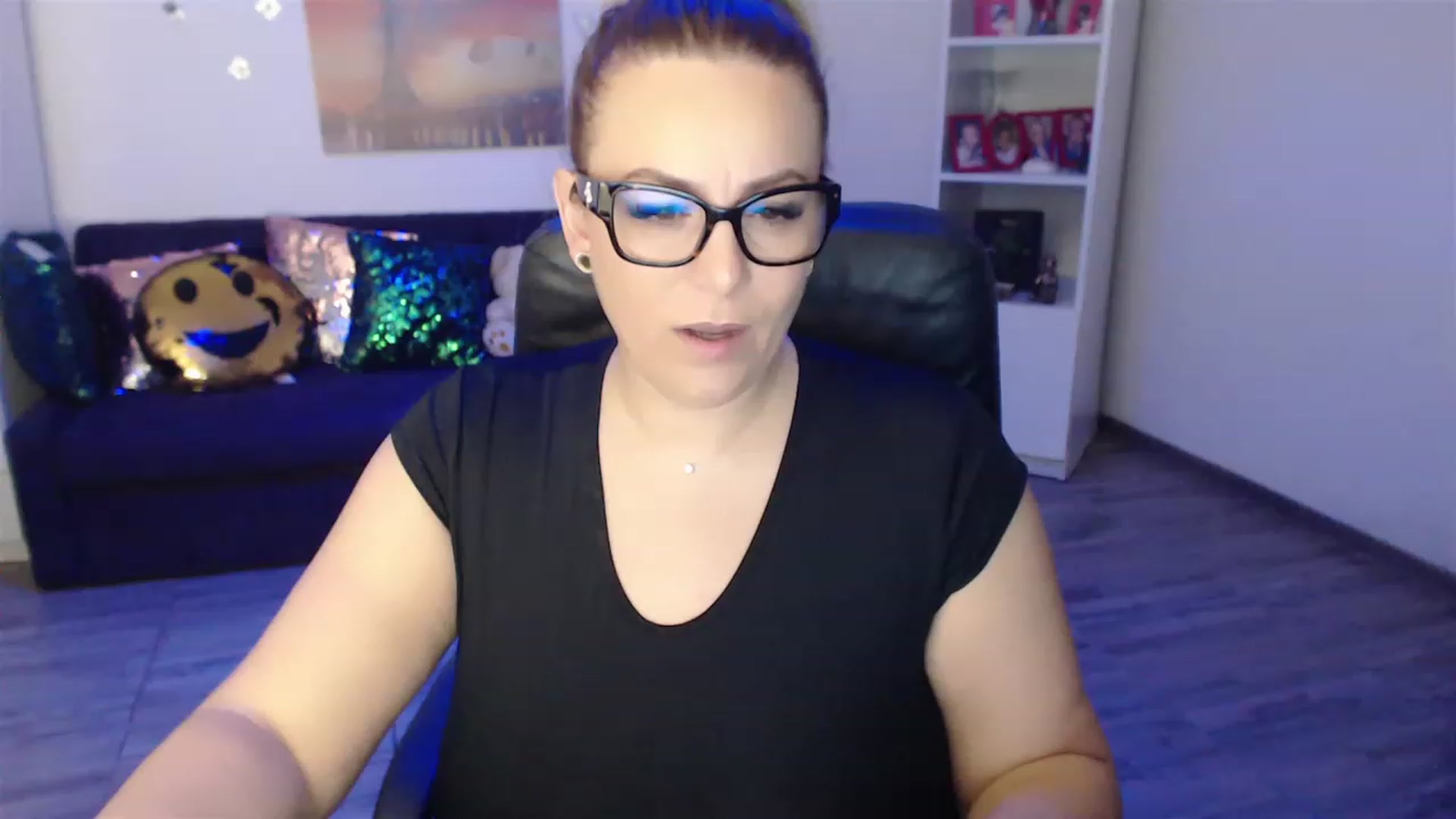 Gallery image thumbnail from A_baby_Boo's myfreecams stream on, 01/06/2023, 20:21 image 19 of 20