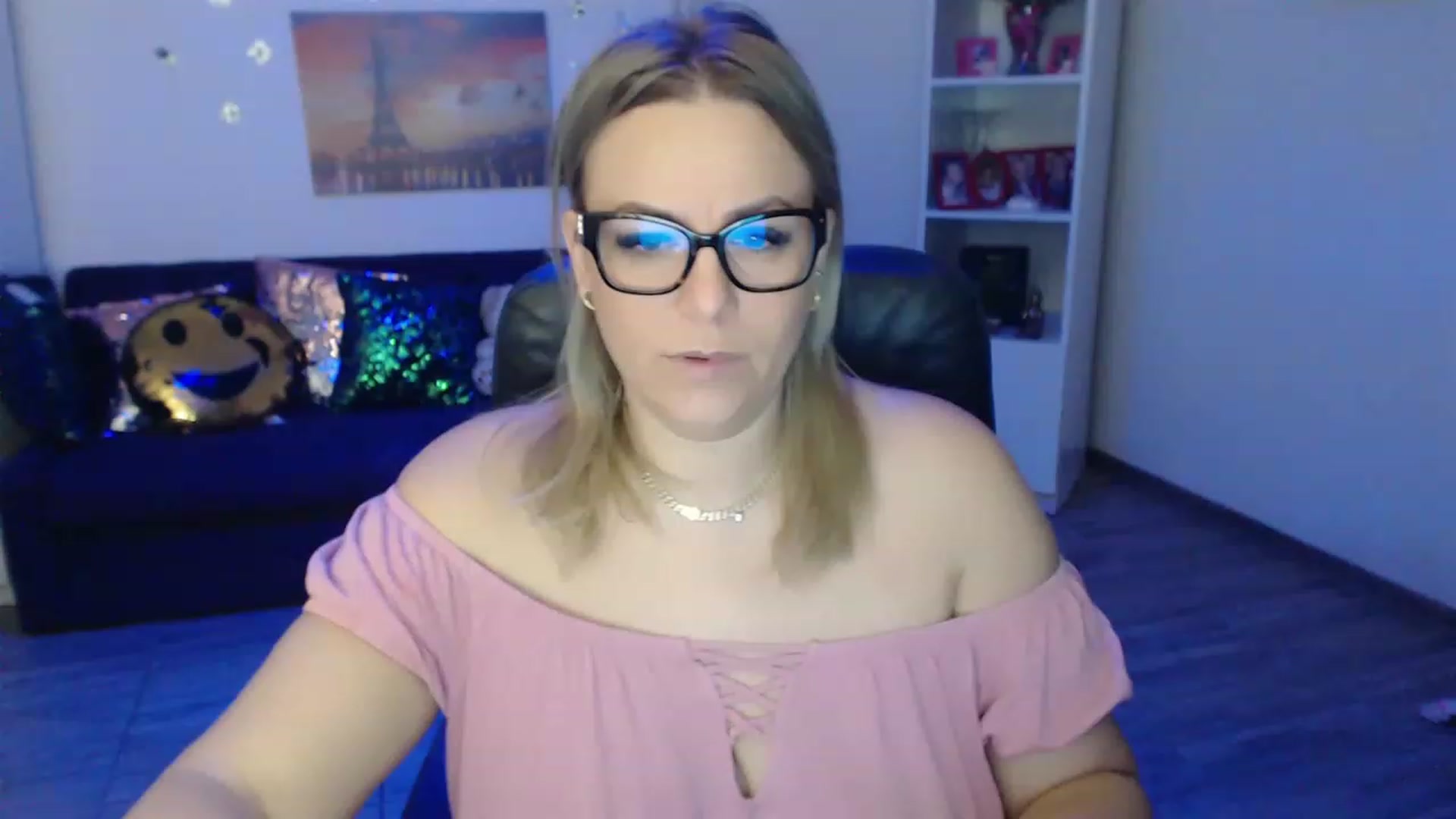 Gallery image thumbnail from A_baby_Boo's myfreecams stream on, 01/08/2023, 20:21 image 1 of 20