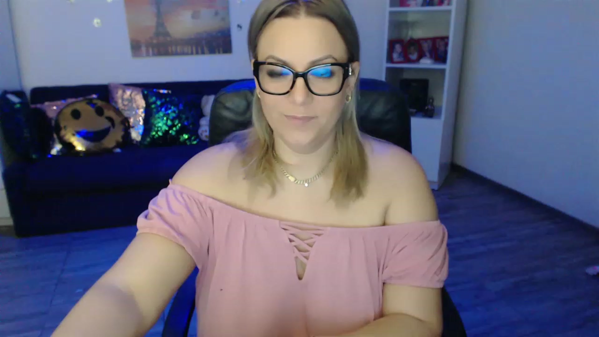 Gallery image thumbnail from A_baby_Boo's myfreecams stream on, 01/08/2023, 20:21 image 20 of 20
