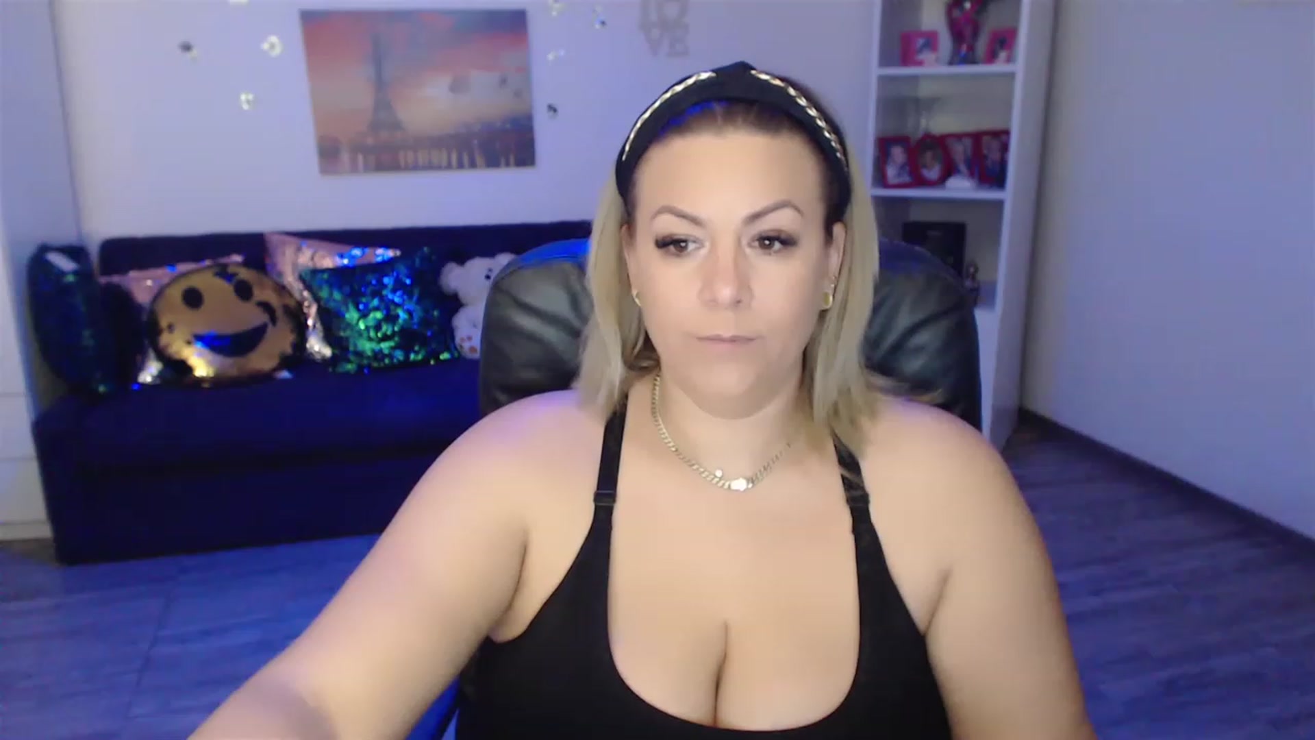 Gallery image thumbnail from A_baby_Boo's myfreecams stream on, 01/12/2023, 21:29 image 7 of 20