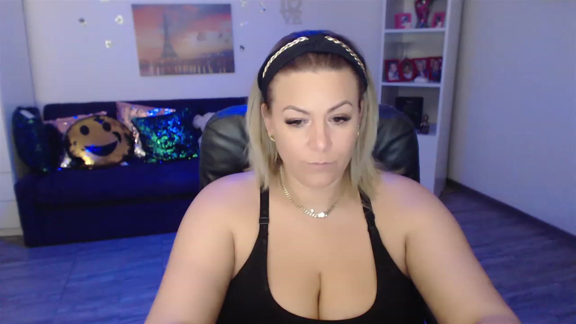 Gallery image thumbnail from A_baby_Boo's myfreecams stream on, 01/12/2023, 21:29 image 5 of 20