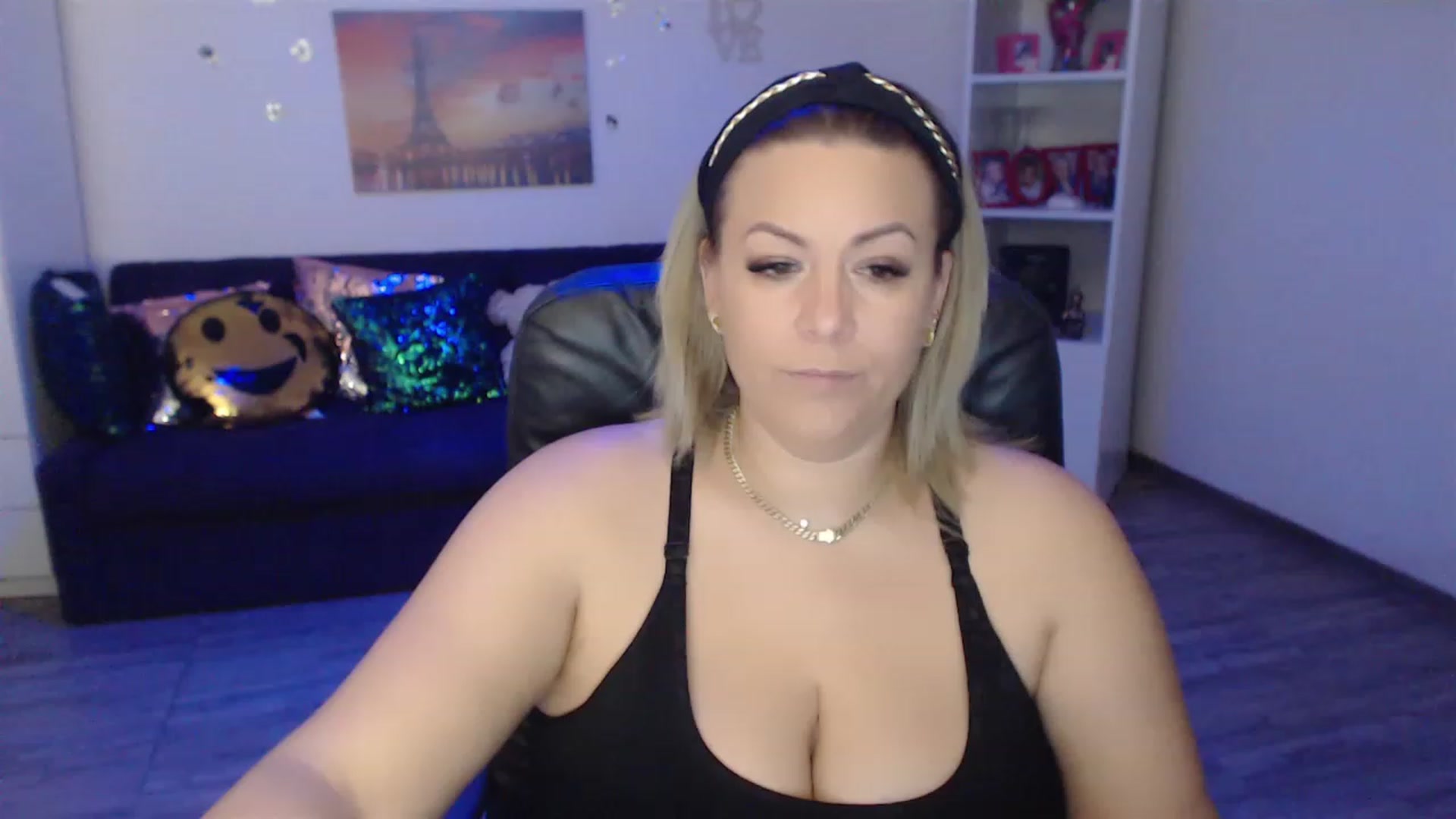 Gallery image thumbnail from A_baby_Boo's myfreecams stream on, 01/12/2023, 21:29 image 1 of 20