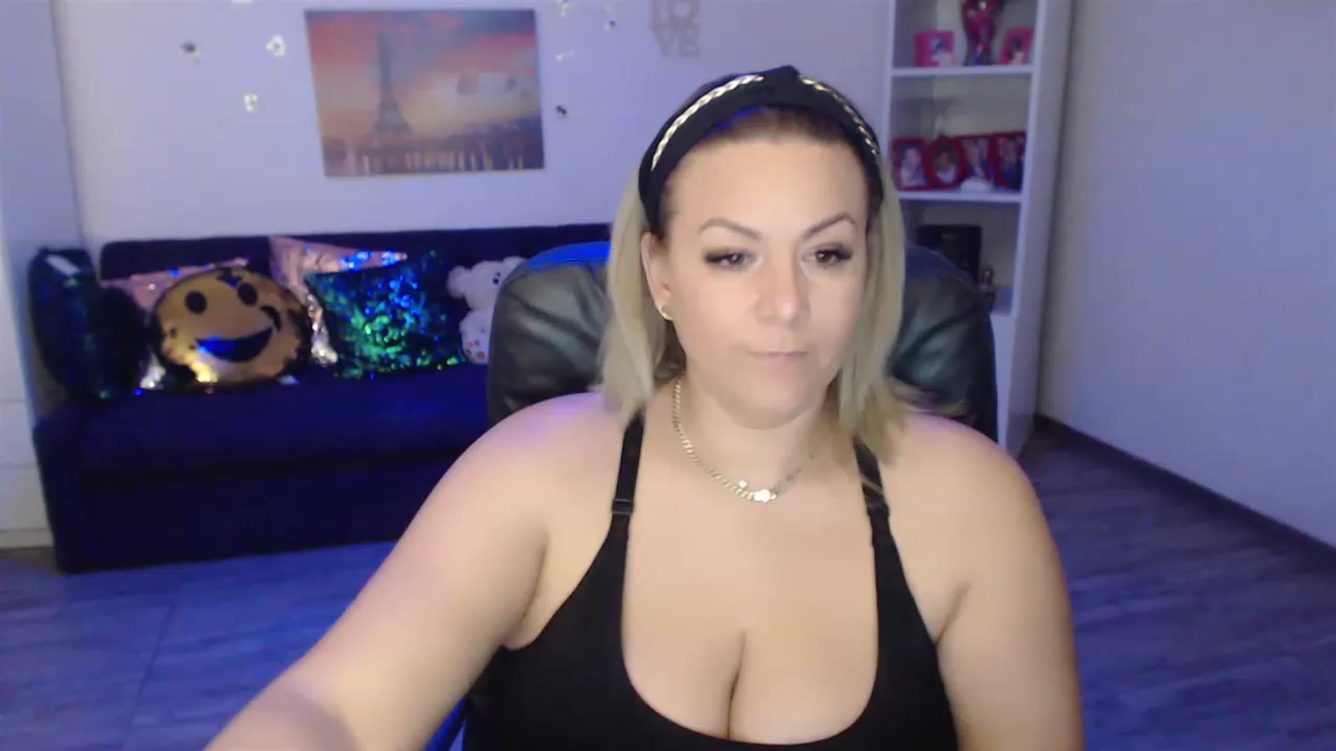 Gallery image thumbnail from A_baby_Boo's myfreecams stream on, 01/12/2023, 21:29 image 10 of 20