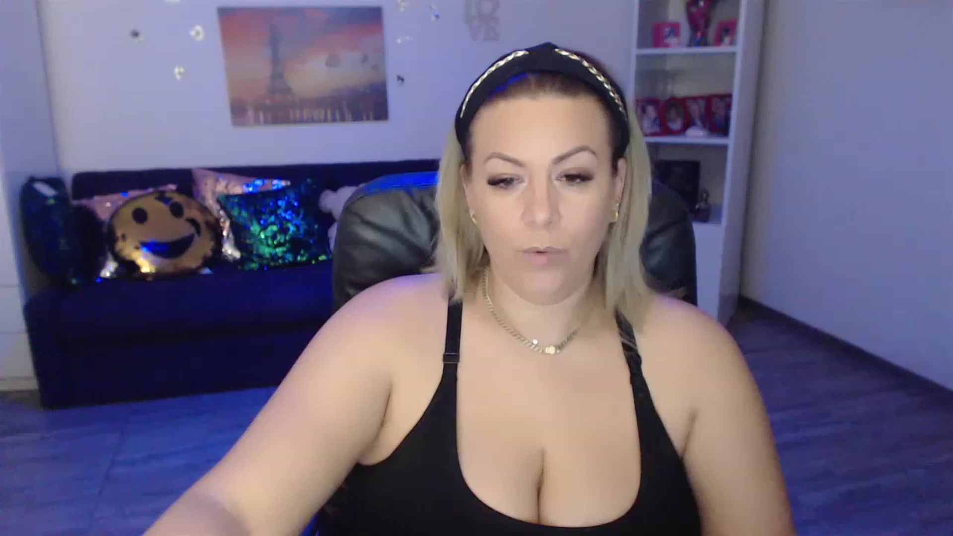 Gallery image thumbnail from A_baby_Boo's myfreecams stream on, 01/12/2023, 21:29 image 2 of 20