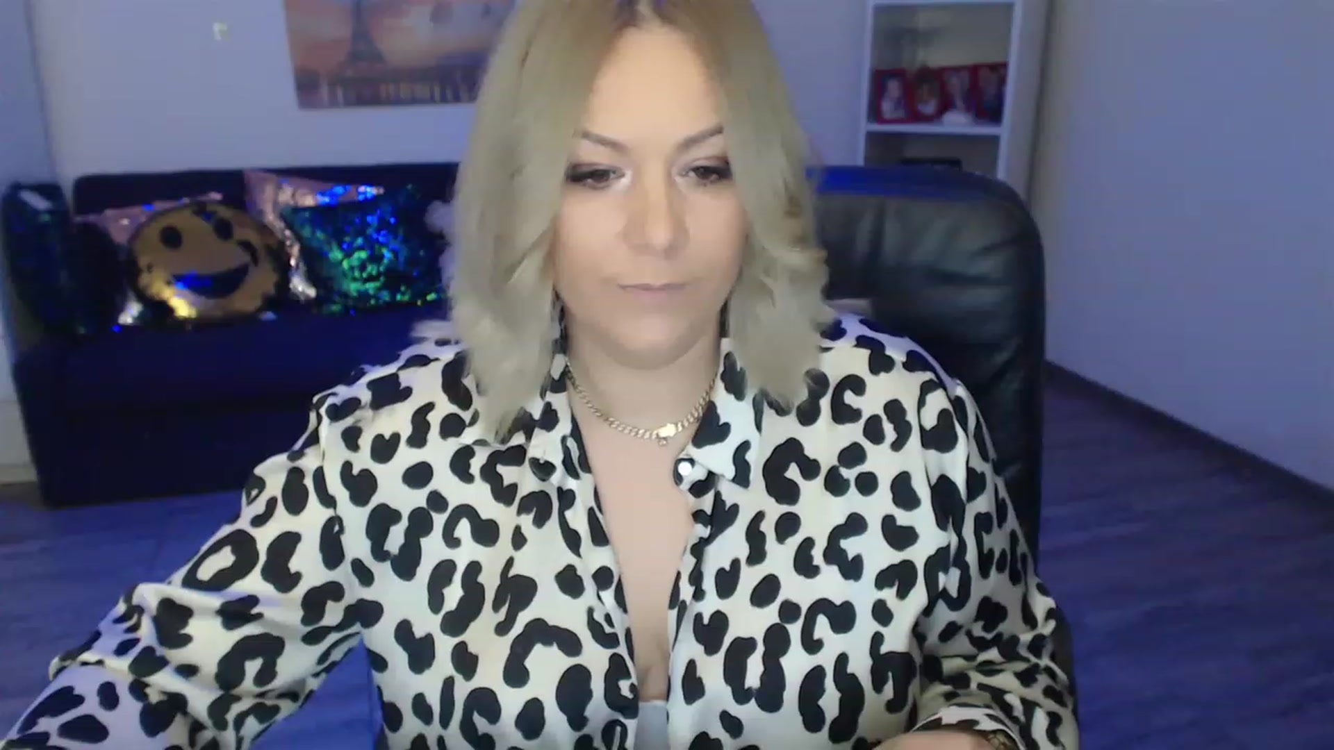 Gallery image thumbnail from A_baby_Boo's myfreecams stream on, 01/15/2023, 17:01 image 12 of 20