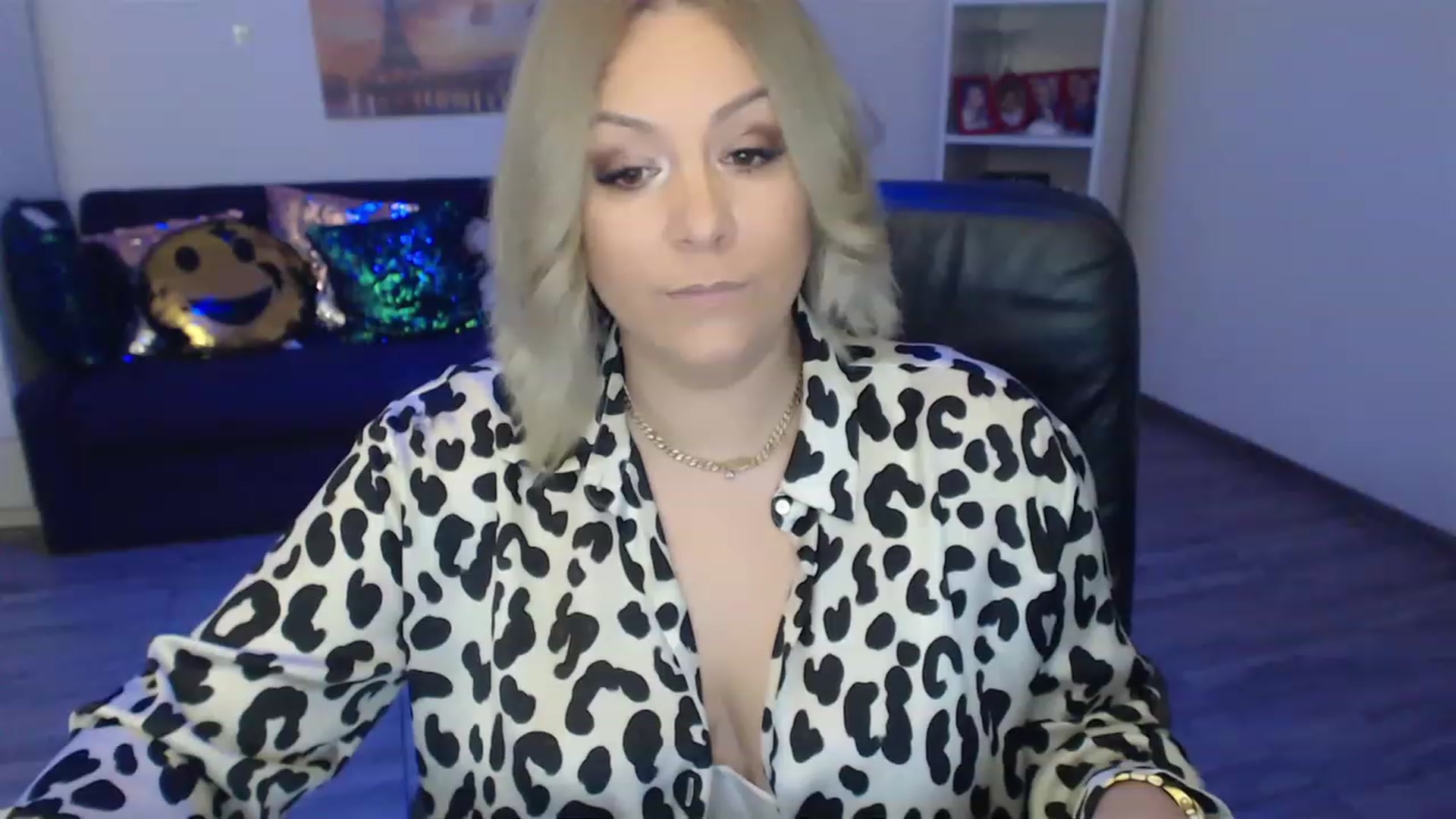 Gallery image thumbnail from A_baby_Boo's myfreecams stream on, 01/15/2023, 17:01 image 14 of 20