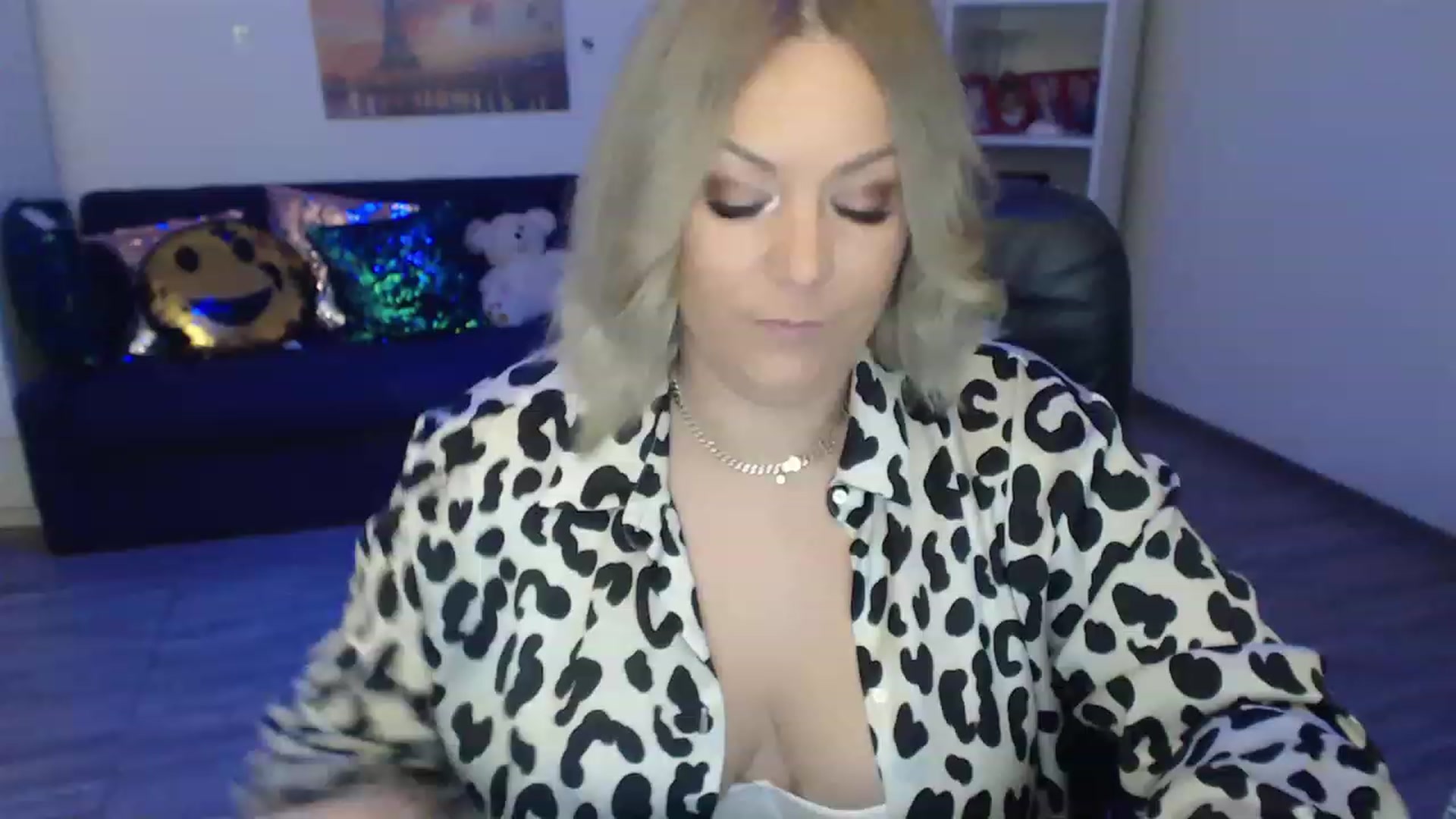 Gallery image thumbnail from A_baby_Boo's myfreecams stream on, 01/15/2023, 17:01 image 1 of 20