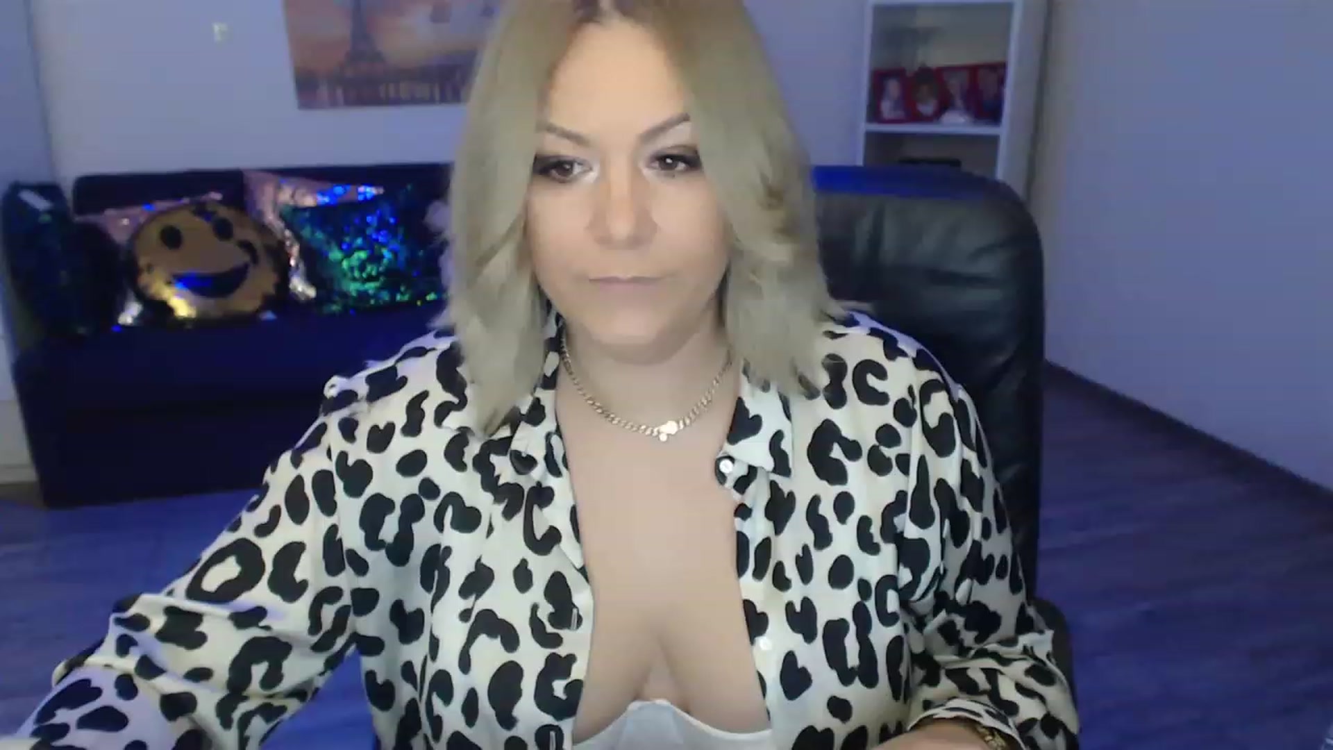 Gallery image thumbnail from A_baby_Boo's myfreecams stream on, 01/15/2023, 17:01 image 7 of 20