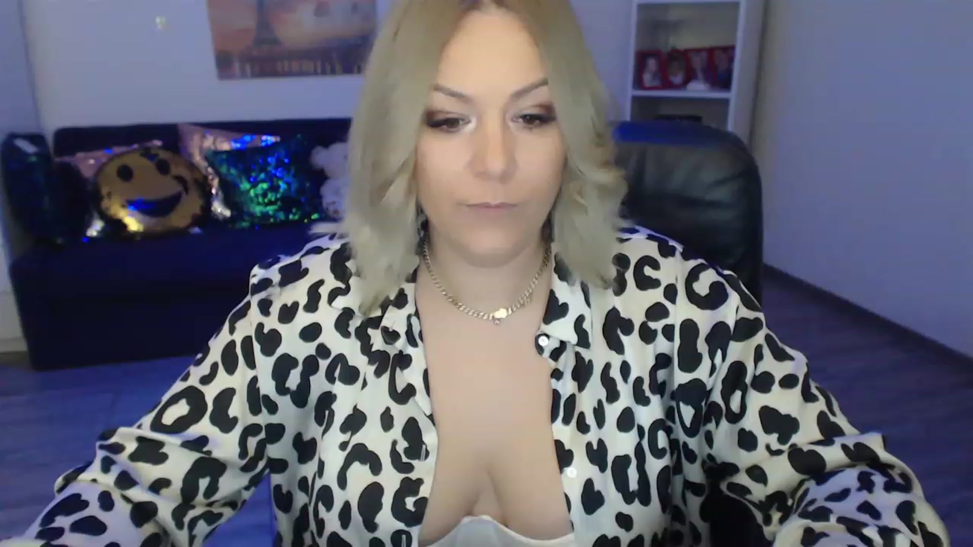 Gallery image thumbnail from A_baby_Boo's myfreecams stream on, 01/15/2023, 17:01 image 10 of 20