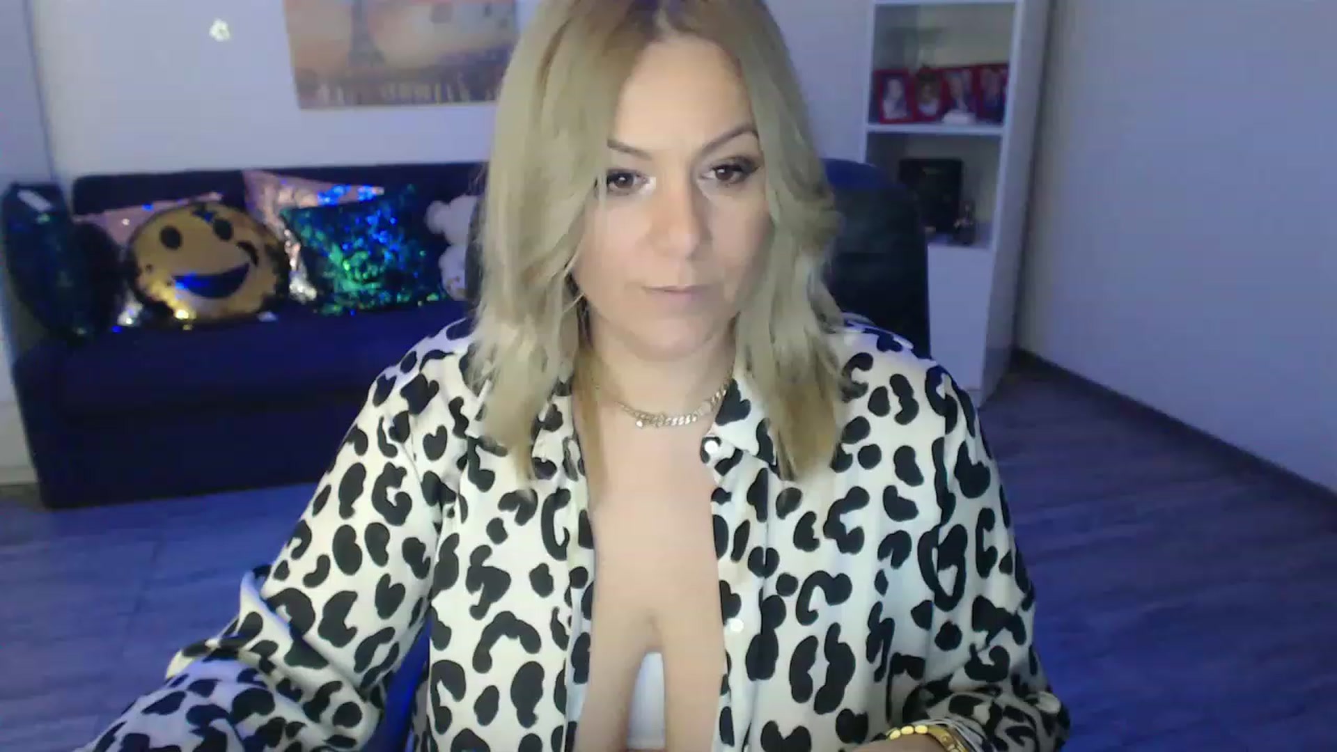 Gallery image thumbnail from A_baby_Boo's myfreecams stream on, 01/15/2023, 22:52 image 10 of 20