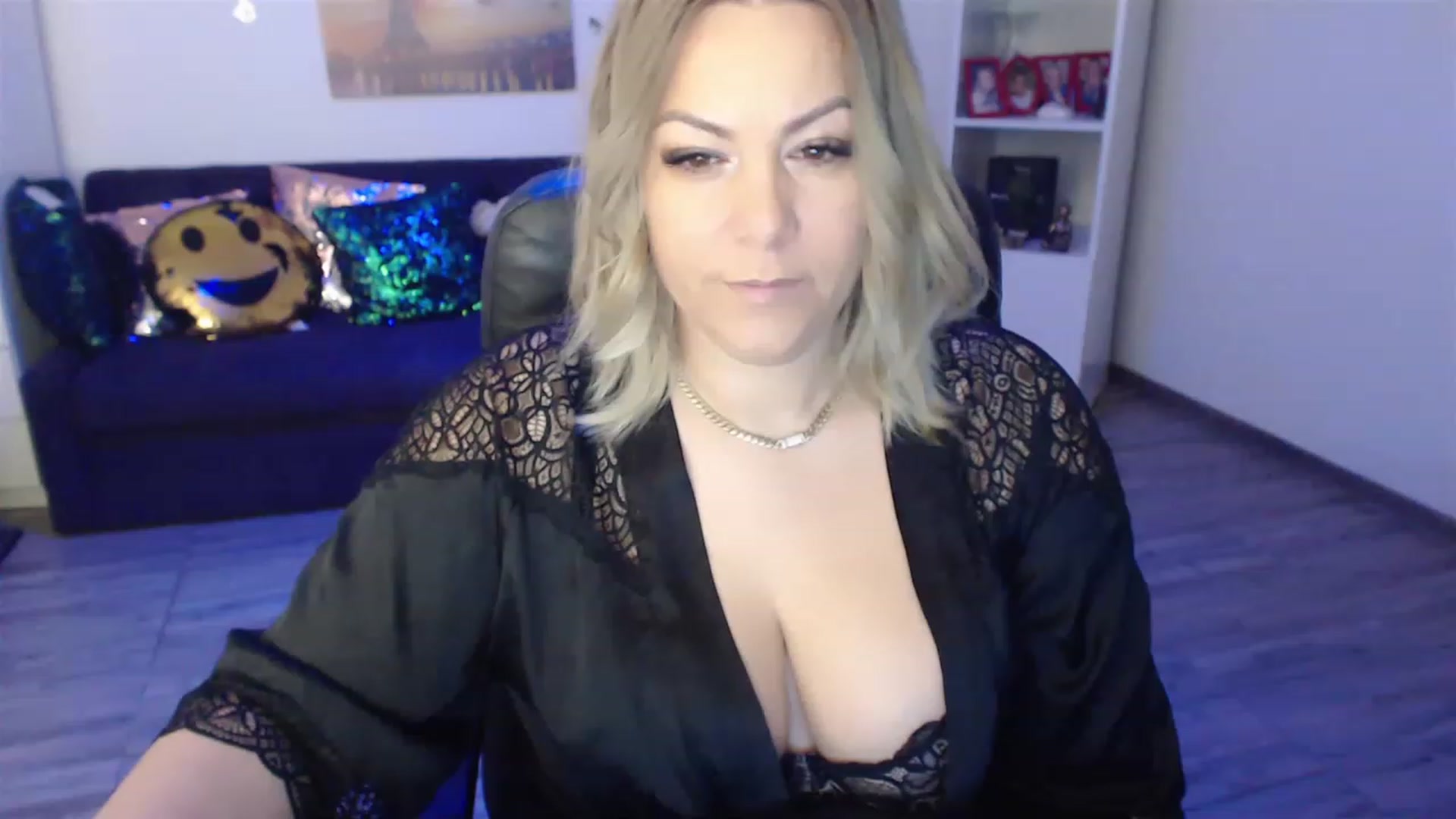 Gallery image thumbnail from A_baby_Boo's myfreecams stream on, 01/19/2023, 05:11 image 5 of 20
