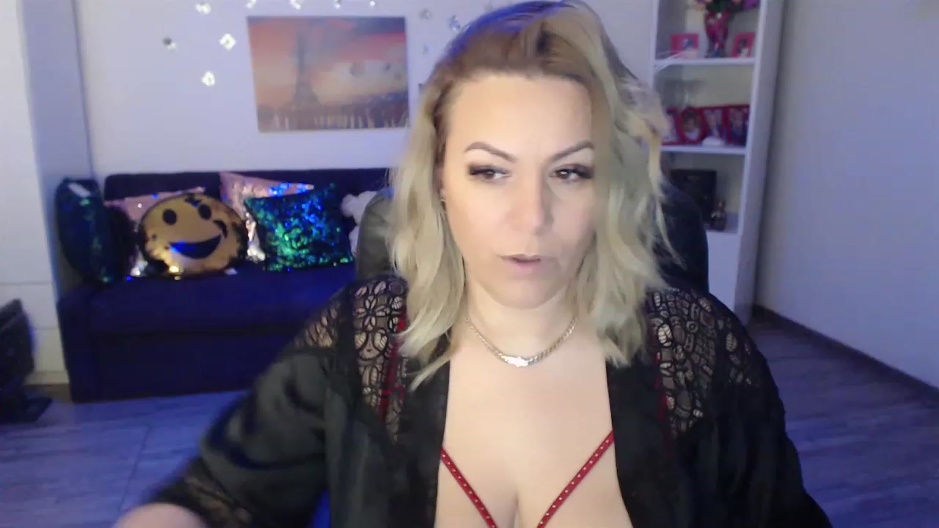 Gallery image thumbnail from A_baby_Boo's myfreecams stream on, 01/19/2023, 21:17 image 13 of 20
