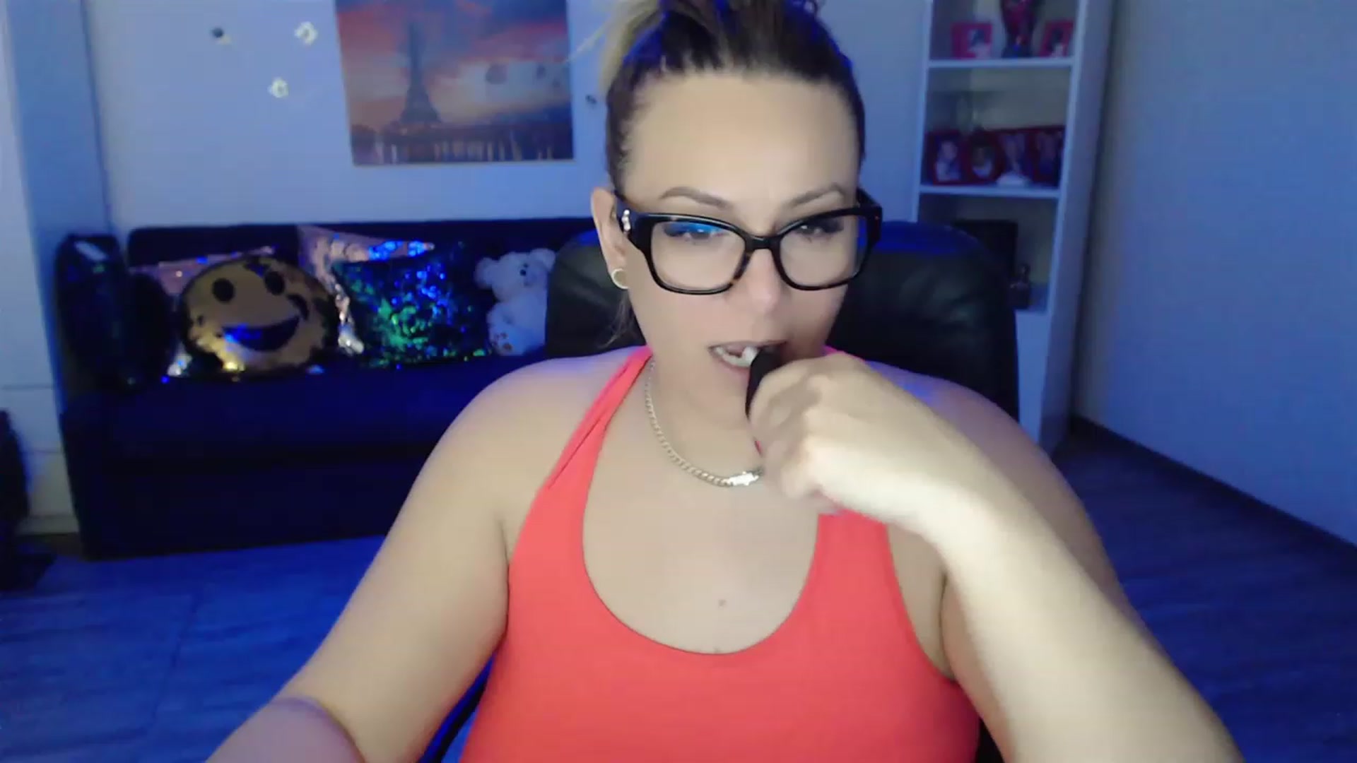 Gallery image thumbnail from A_baby_Boo's myfreecams stream on, 01/21/2023, 11:25 image 14 of 20