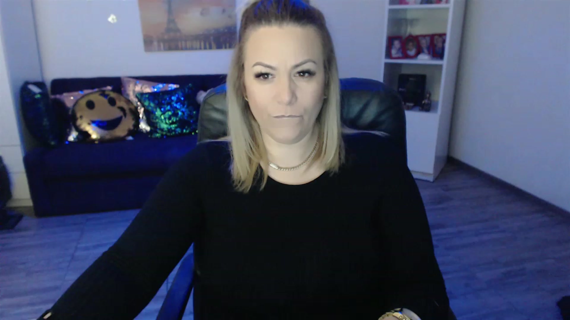 Gallery image thumbnail from A_baby_Boo's myfreecams stream on, 01/21/2023, 21:04 image 15 of 20