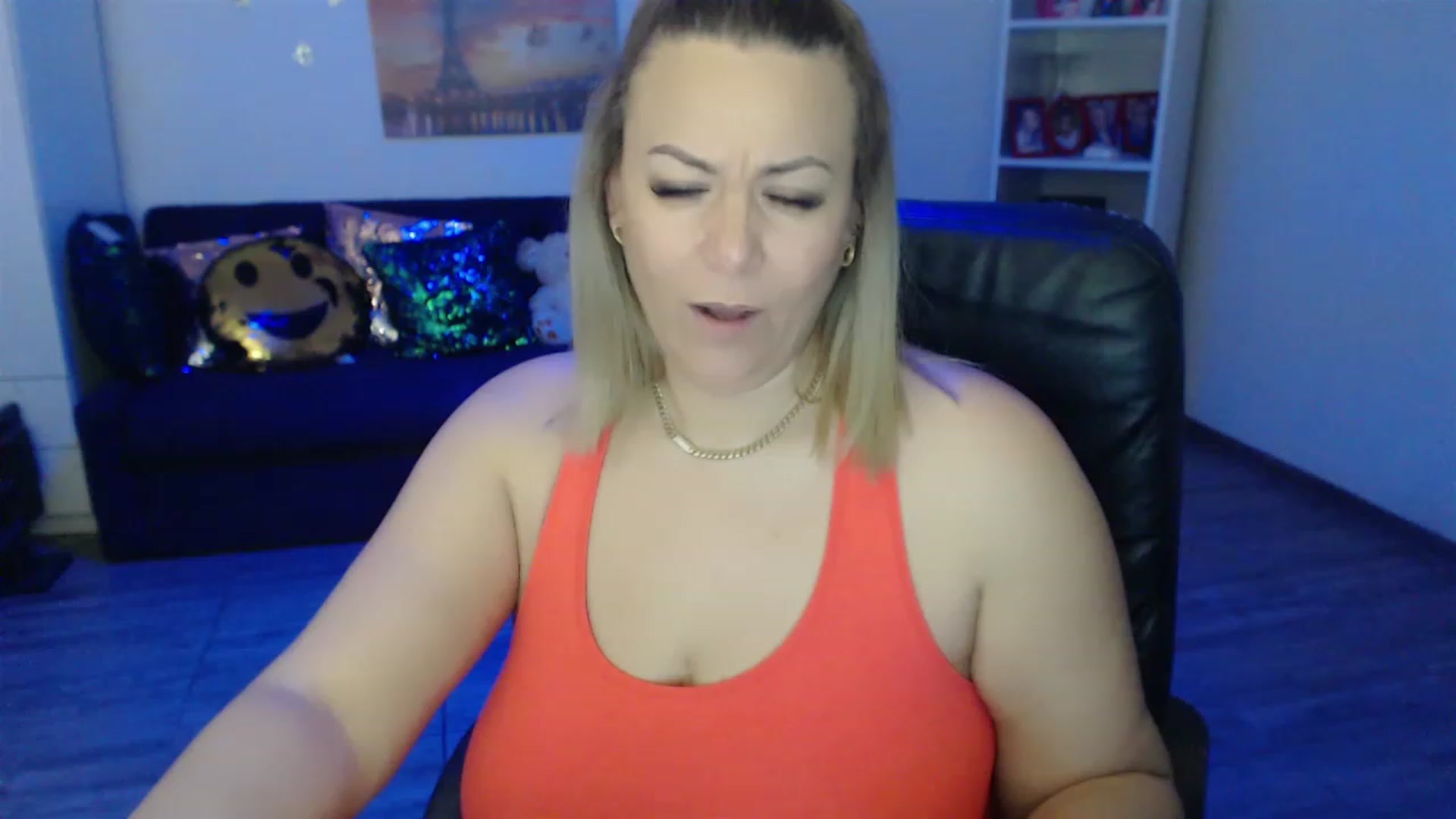 Gallery image thumbnail from A_baby_Boo's myfreecams stream on, 01/22/2023, 24:10 image 6 of 20