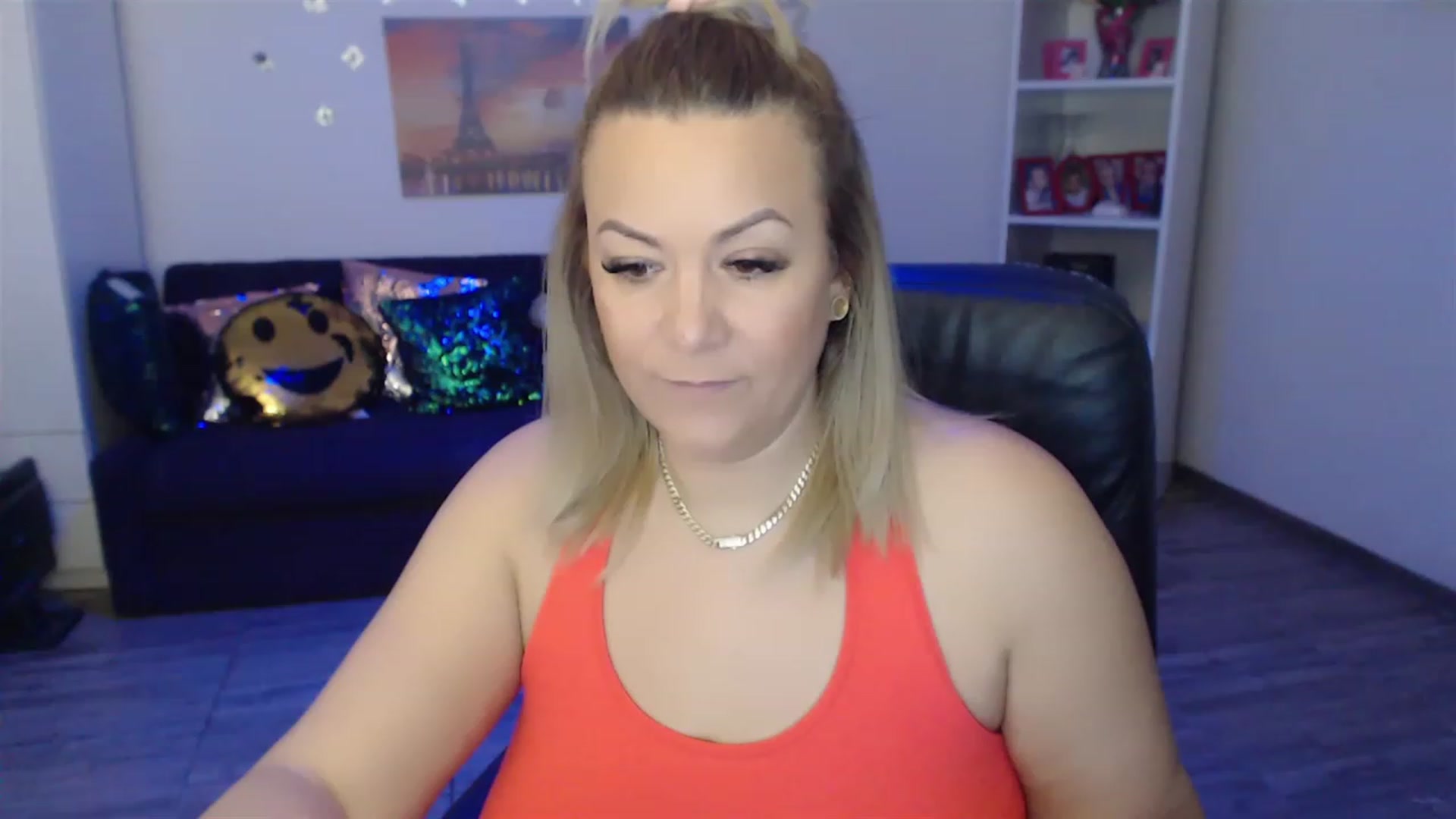 Gallery image thumbnail from A_baby_Boo's myfreecams stream on, 01/22/2023, 12:36 image 14 of 20