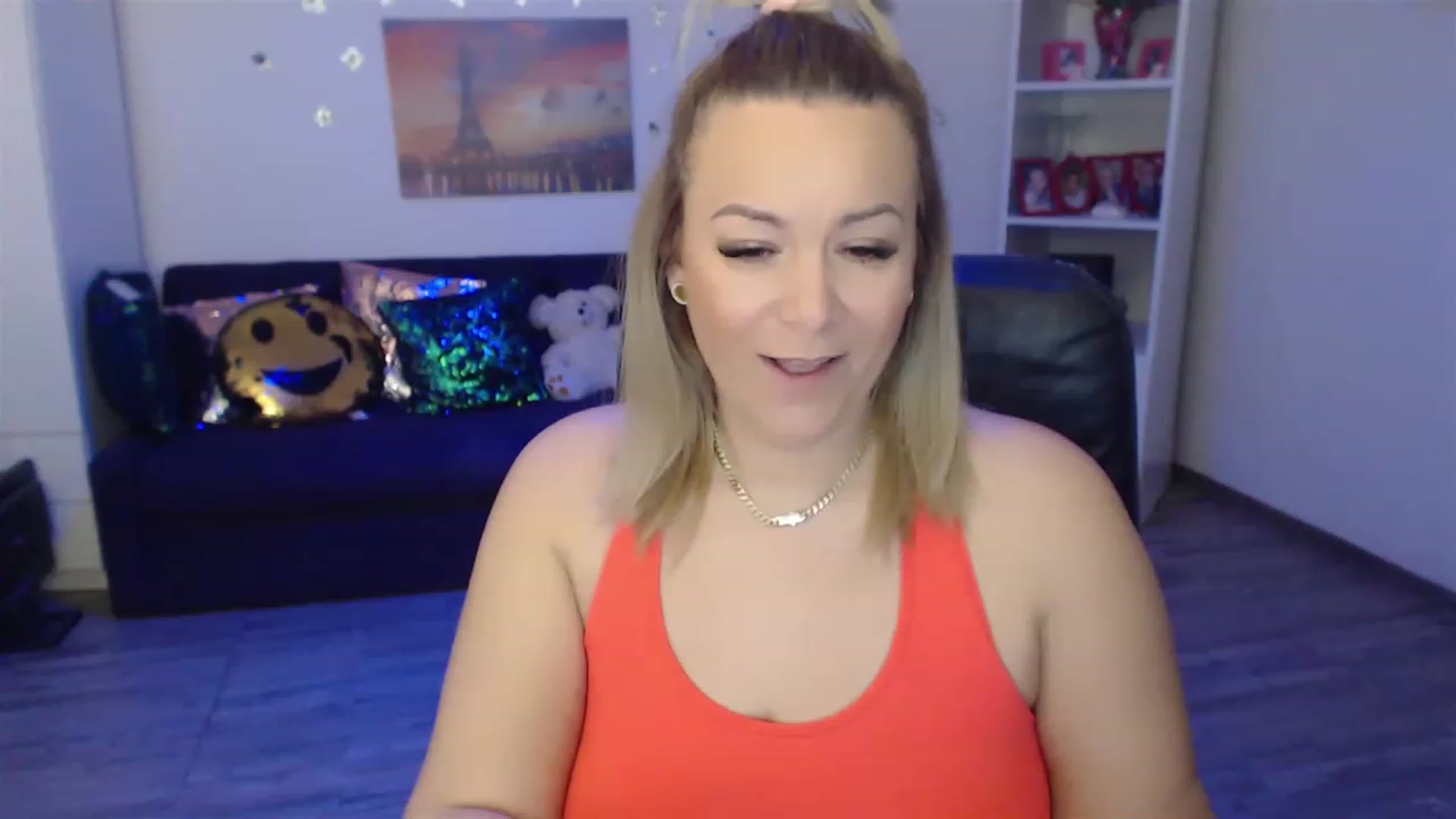 Gallery image thumbnail from A_baby_Boo's myfreecams stream on, 01/22/2023, 12:36 image 18 of 20