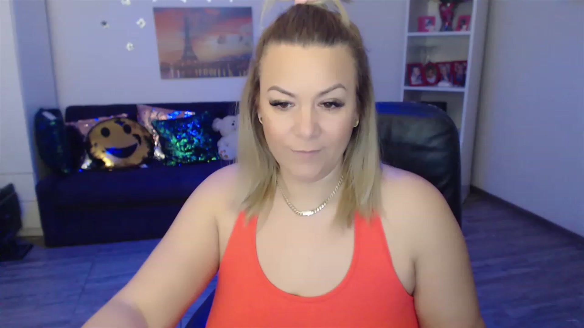 Gallery image thumbnail from A_baby_Boo's myfreecams stream on, 01/22/2023, 12:36 image 17 of 20