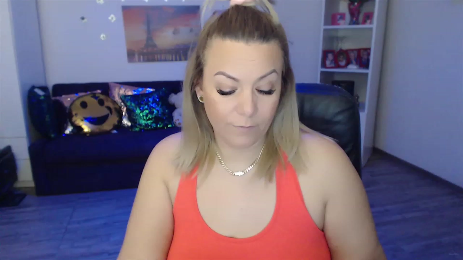 Gallery image thumbnail from A_baby_Boo's myfreecams stream on, 01/22/2023, 12:36 image 9 of 20