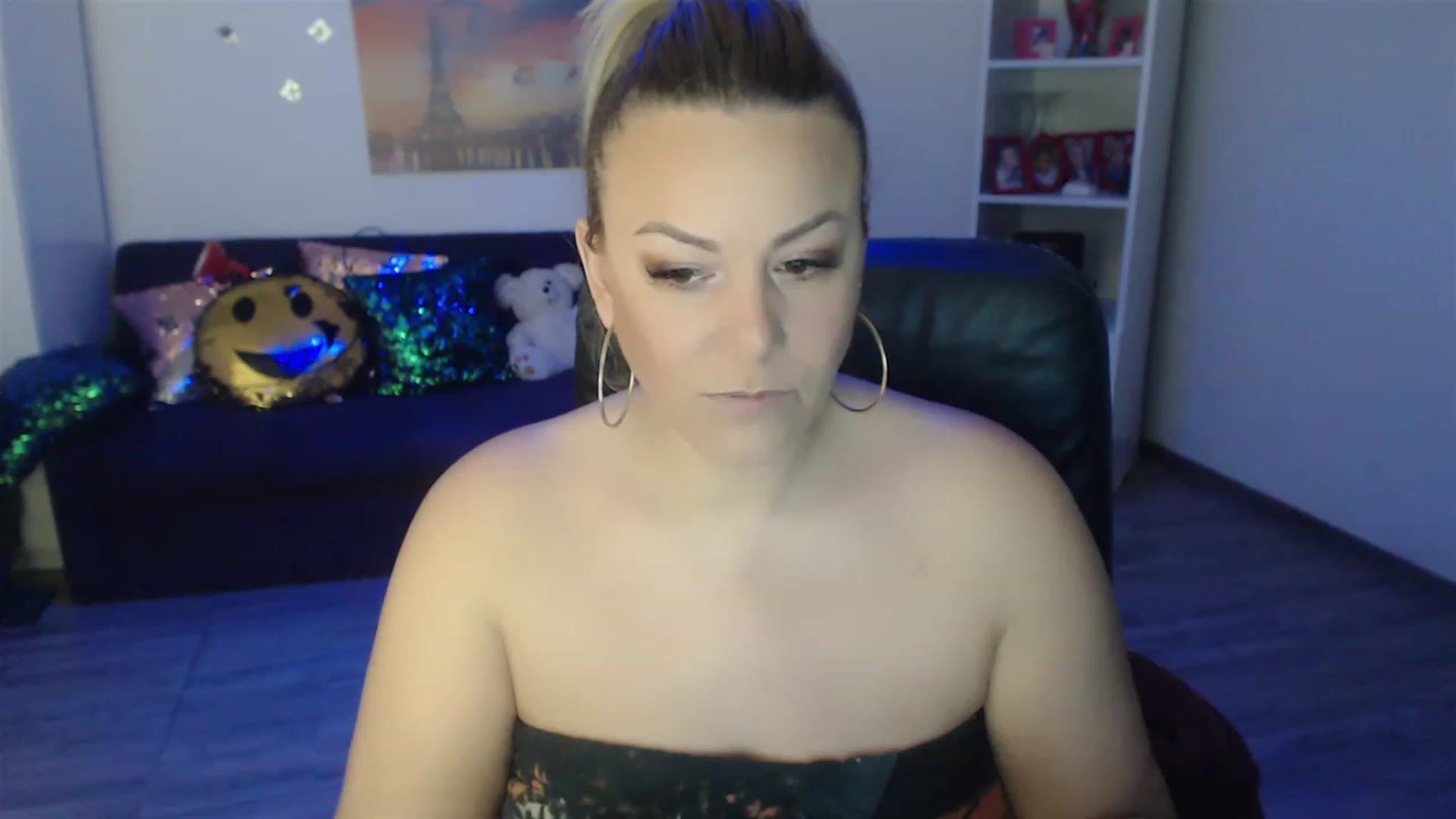 Gallery image thumbnail from A_baby_Boo's myfreecams stream on, 01/25/2023, 16:30 image 15 of 20