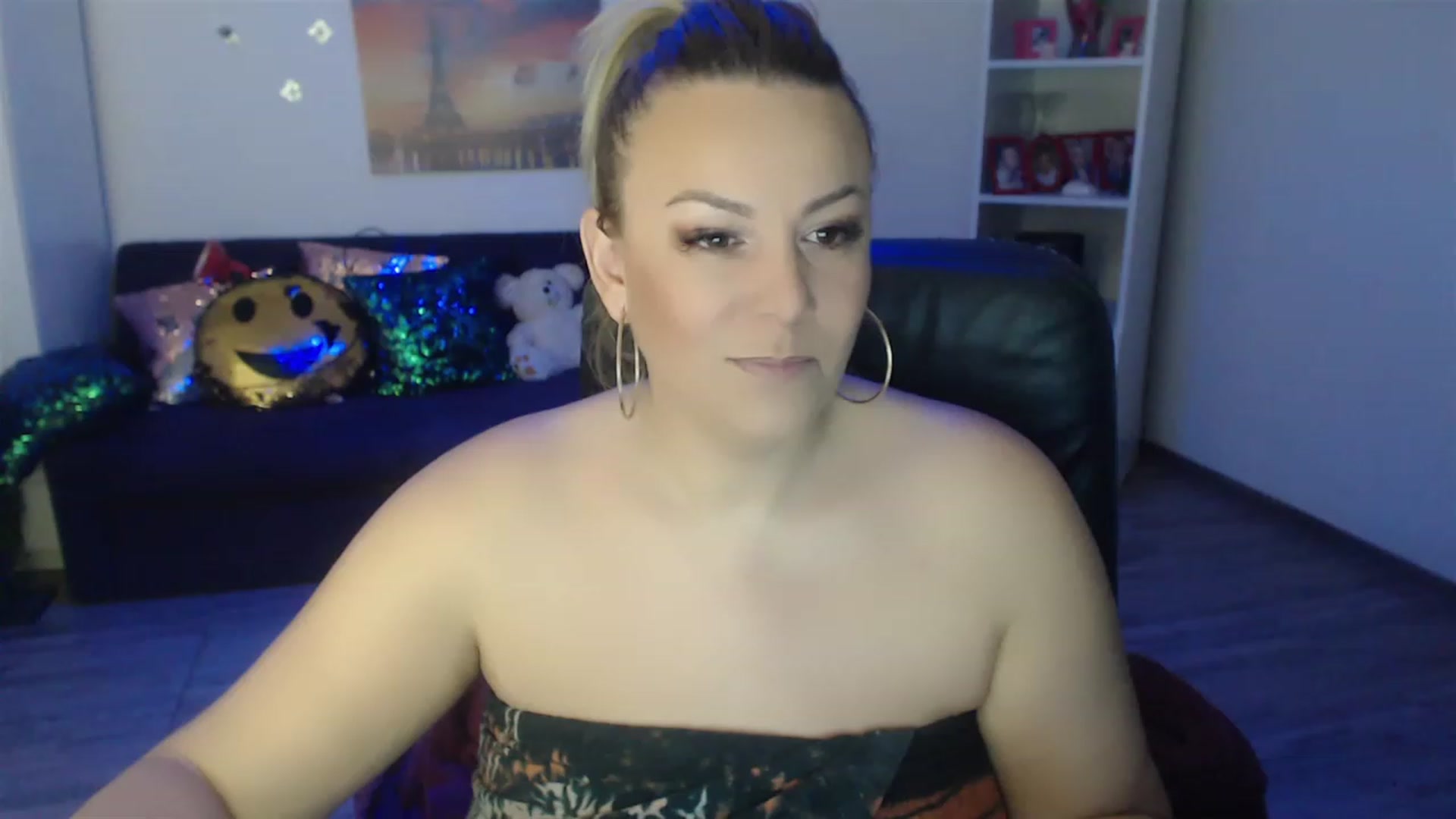 Gallery image thumbnail from A_baby_Boo's myfreecams stream on, 01/25/2023, 16:30 image 5 of 20