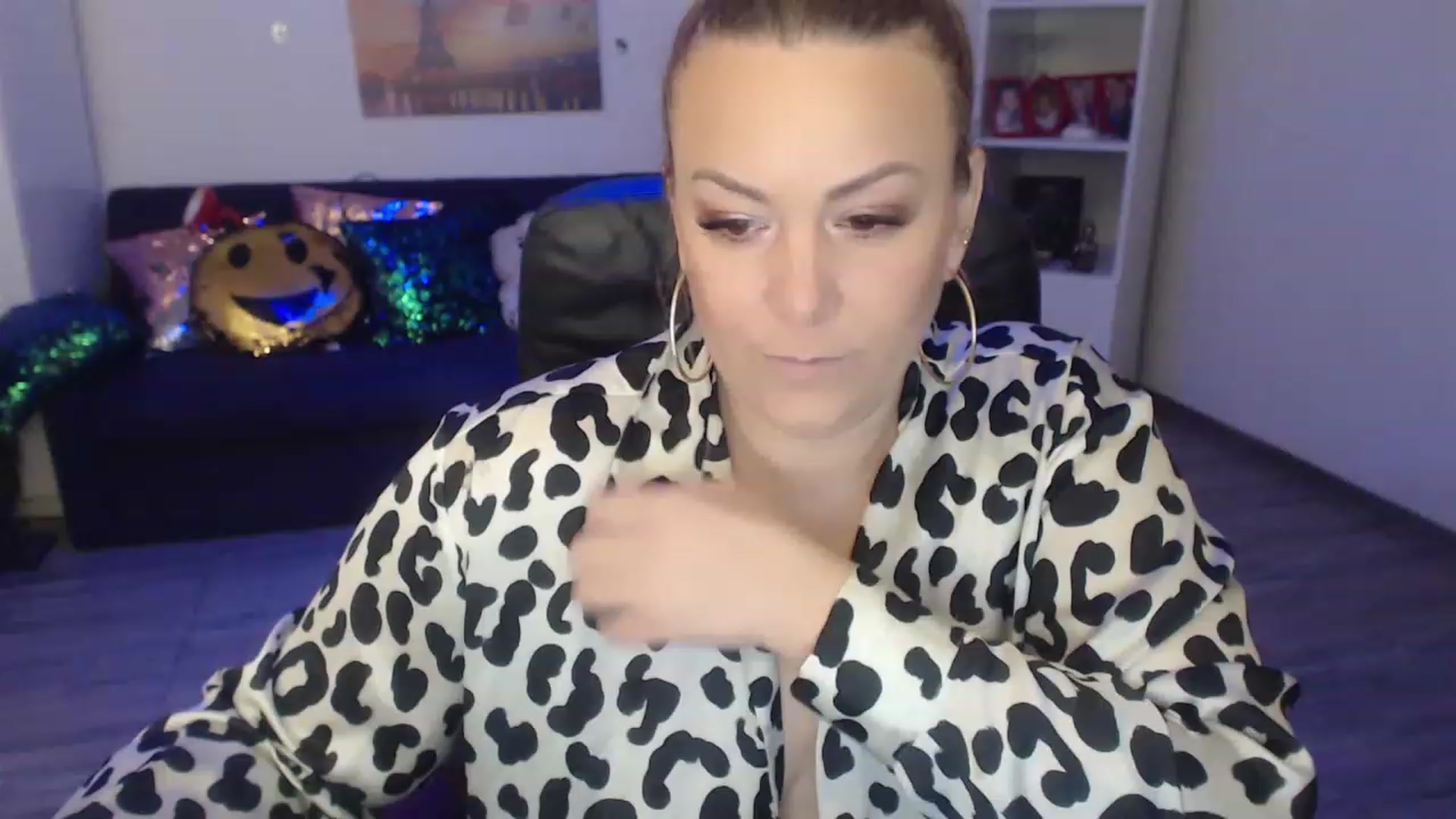 Gallery image thumbnail from A_baby_Boo's myfreecams stream on, 01/25/2023, 17:46 image 15 of 20