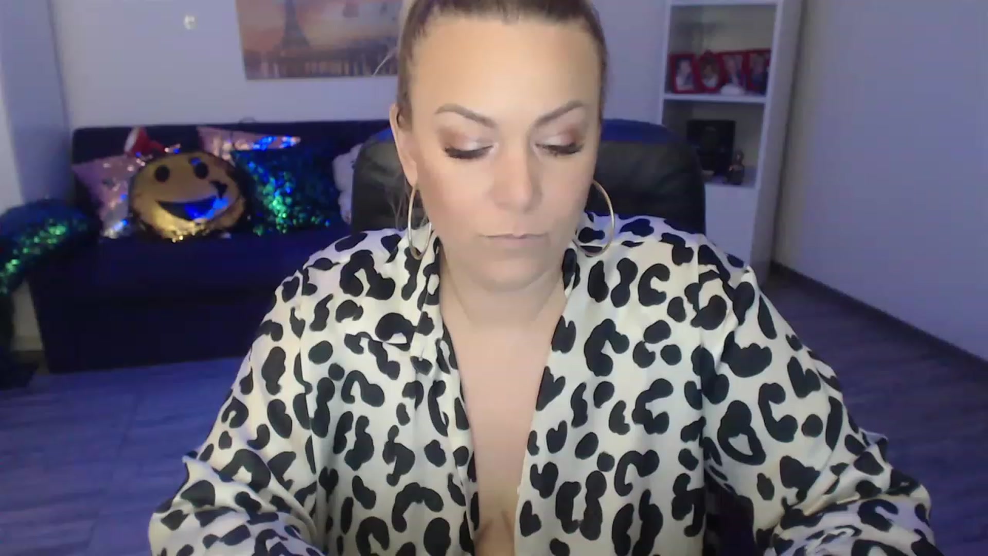 Gallery image thumbnail from A_baby_Boo's myfreecams stream on, 01/25/2023, 17:46 image 13 of 20