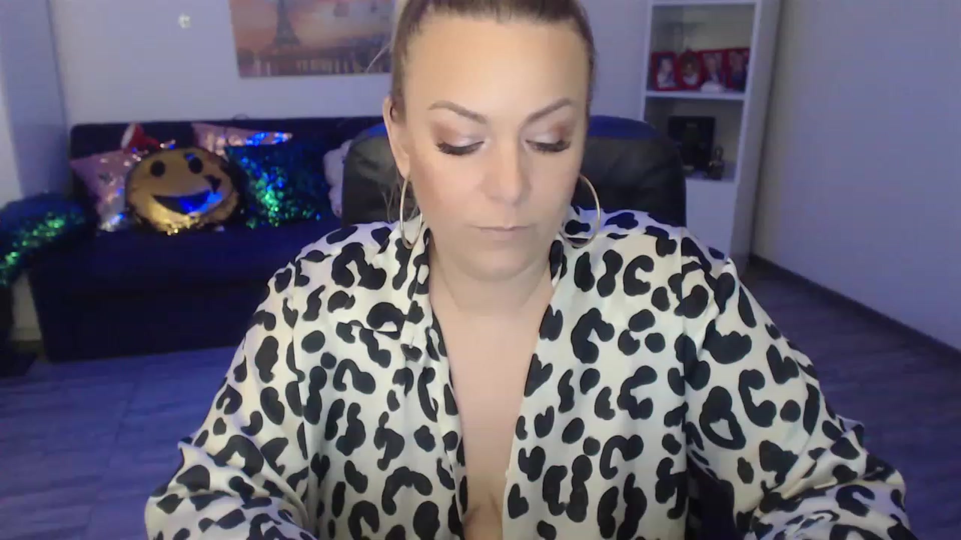 Gallery image thumbnail from A_baby_Boo's myfreecams stream on, 01/25/2023, 17:46 image 12 of 20