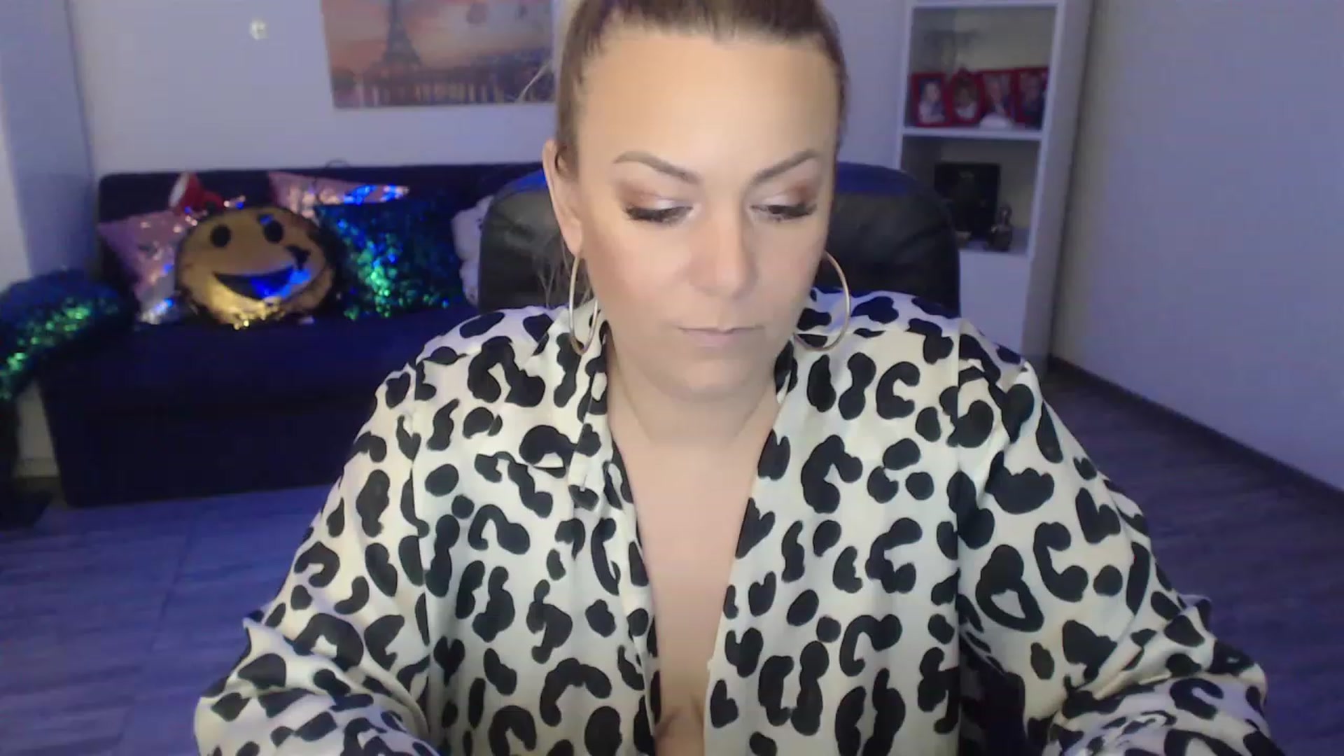 Gallery image thumbnail from A_baby_Boo's myfreecams stream on, 01/25/2023, 17:46 image 10 of 20