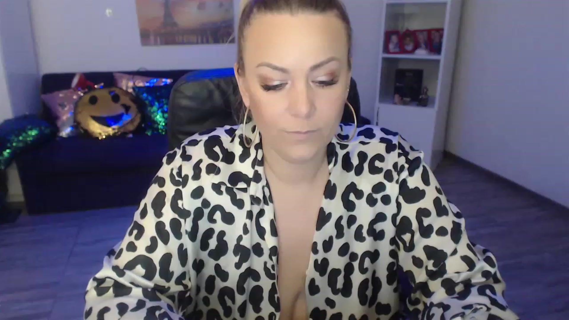 Gallery image thumbnail from A_baby_Boo's myfreecams stream on, 01/25/2023, 17:46 image 1 of 20