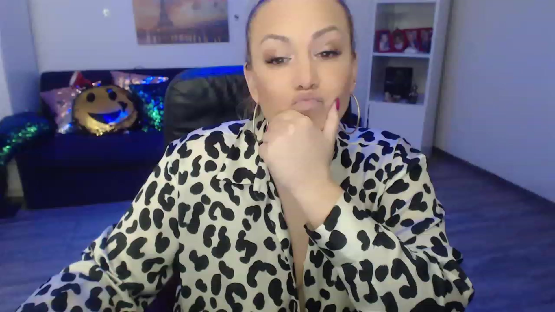 Gallery image thumbnail from A_baby_Boo's myfreecams stream on, 01/25/2023, 17:46 image 6 of 20