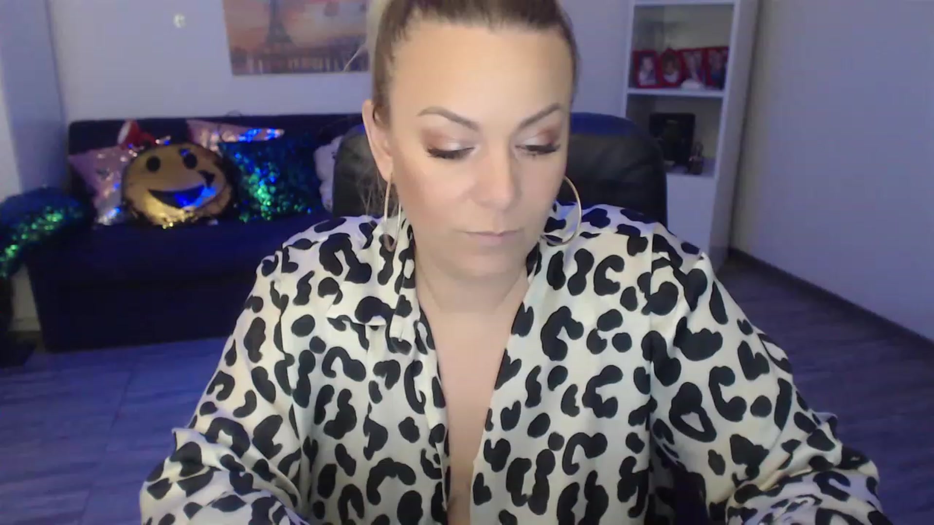Gallery image thumbnail from A_baby_Boo's myfreecams stream on, 01/25/2023, 17:46 image 8 of 20