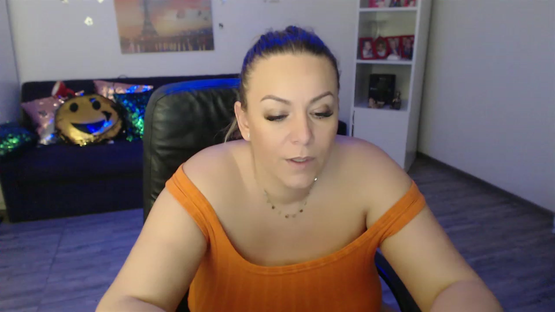 Gallery image thumbnail from A_baby_Boo's myfreecams stream on, 01/28/2023, 02:11 image 12 of 20