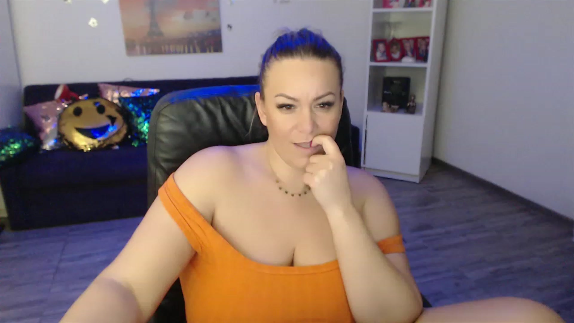 Gallery image thumbnail from A_baby_Boo's myfreecams stream on, 01/28/2023, 02:11 image 6 of 20