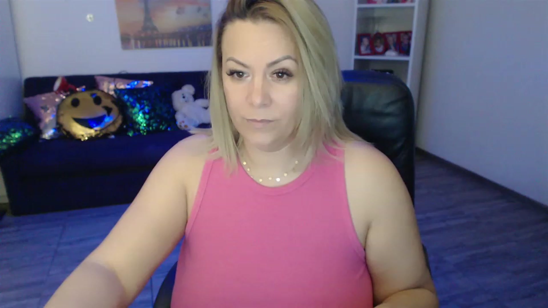 Gallery image thumbnail from A_baby_Boo's myfreecams stream on, 01/29/2023, 22:22 image 18 of 20