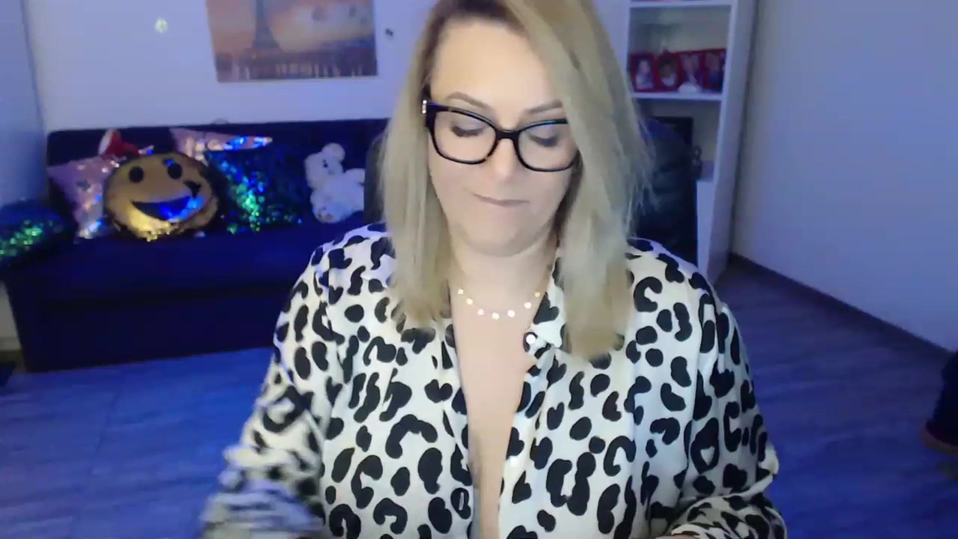 Gallery image thumbnail from A_baby_Boo's myfreecams stream on, 02/06/2023, 13:48 image 17 of 20