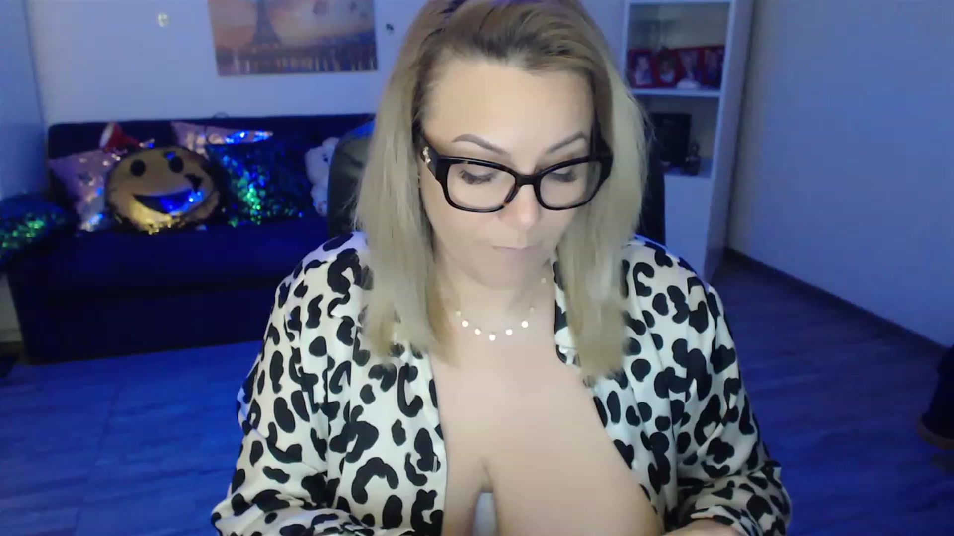 Gallery image thumbnail from A_baby_Boo's myfreecams stream on, 02/06/2023, 14:47 image 11 of 20