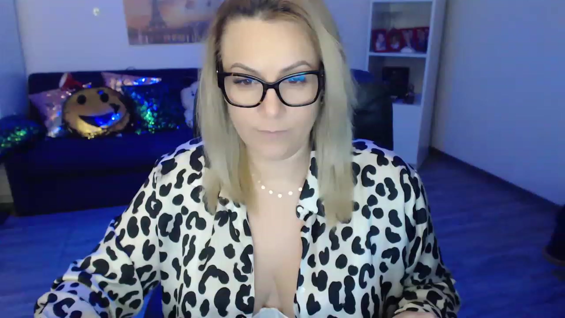 Gallery image thumbnail from A_baby_Boo's myfreecams stream on, 02/06/2023, 14:47 image 13 of 20