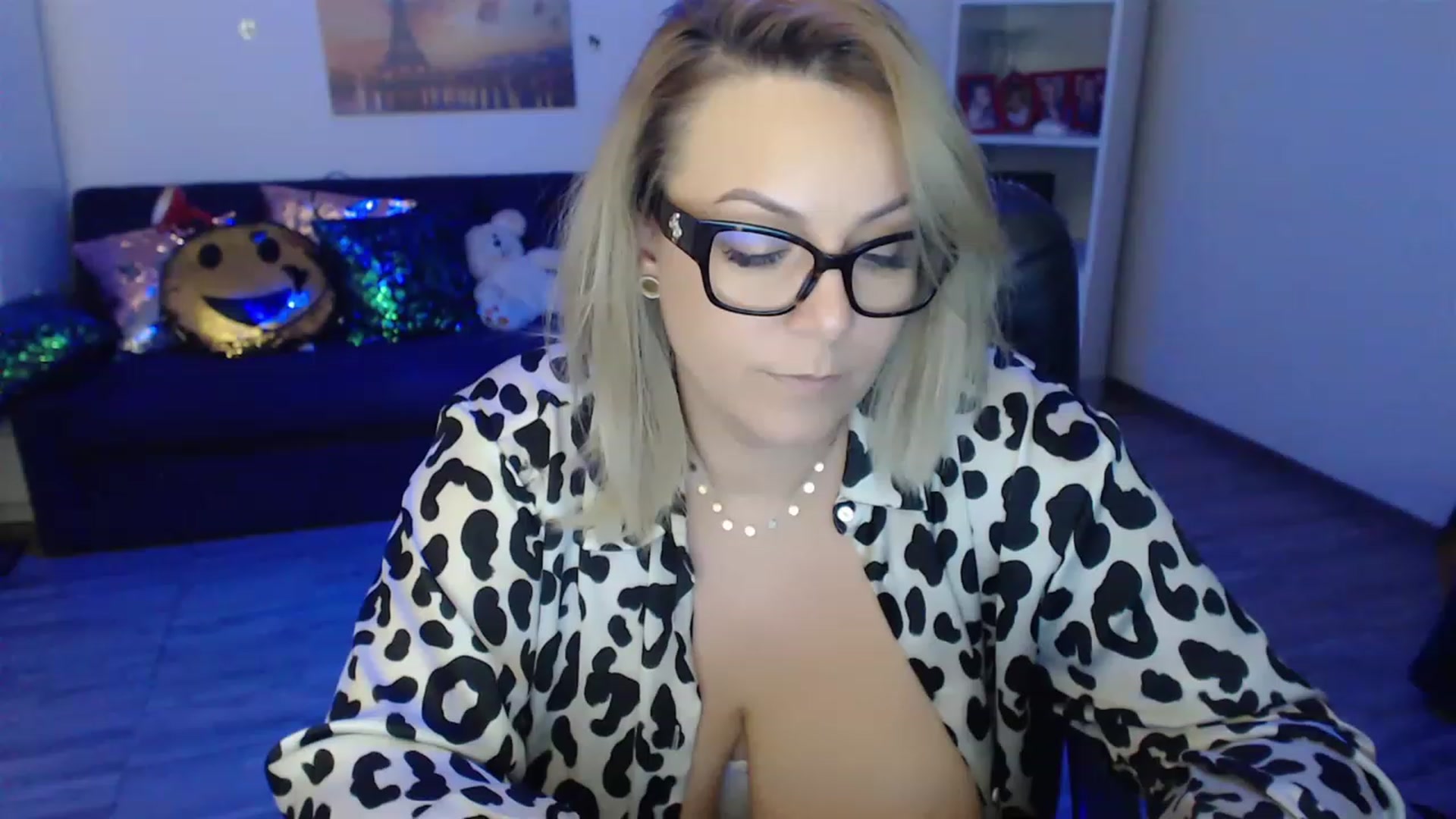 Gallery image thumbnail from A_baby_Boo's myfreecams stream on, 02/06/2023, 15:54 image 8 of 20