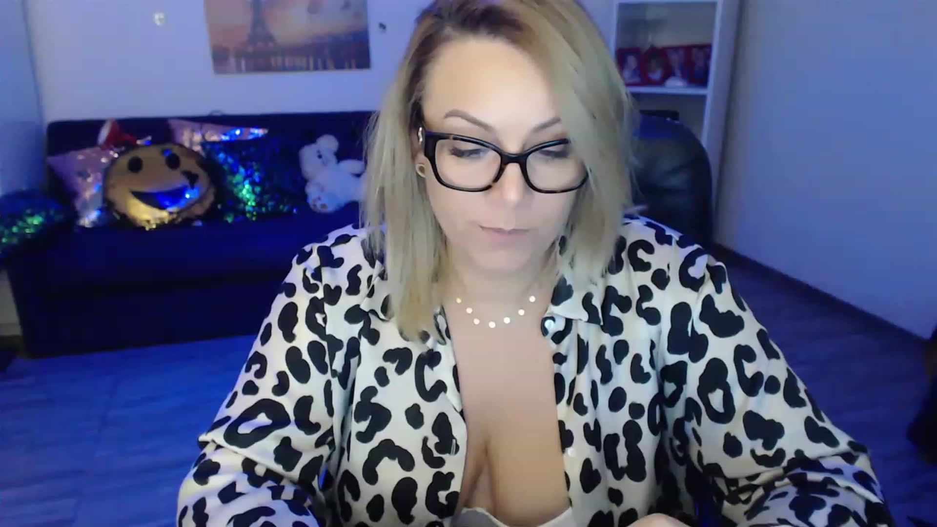 Gallery image thumbnail from A_baby_Boo's myfreecams stream on, 02/06/2023, 15:54 image 19 of 20