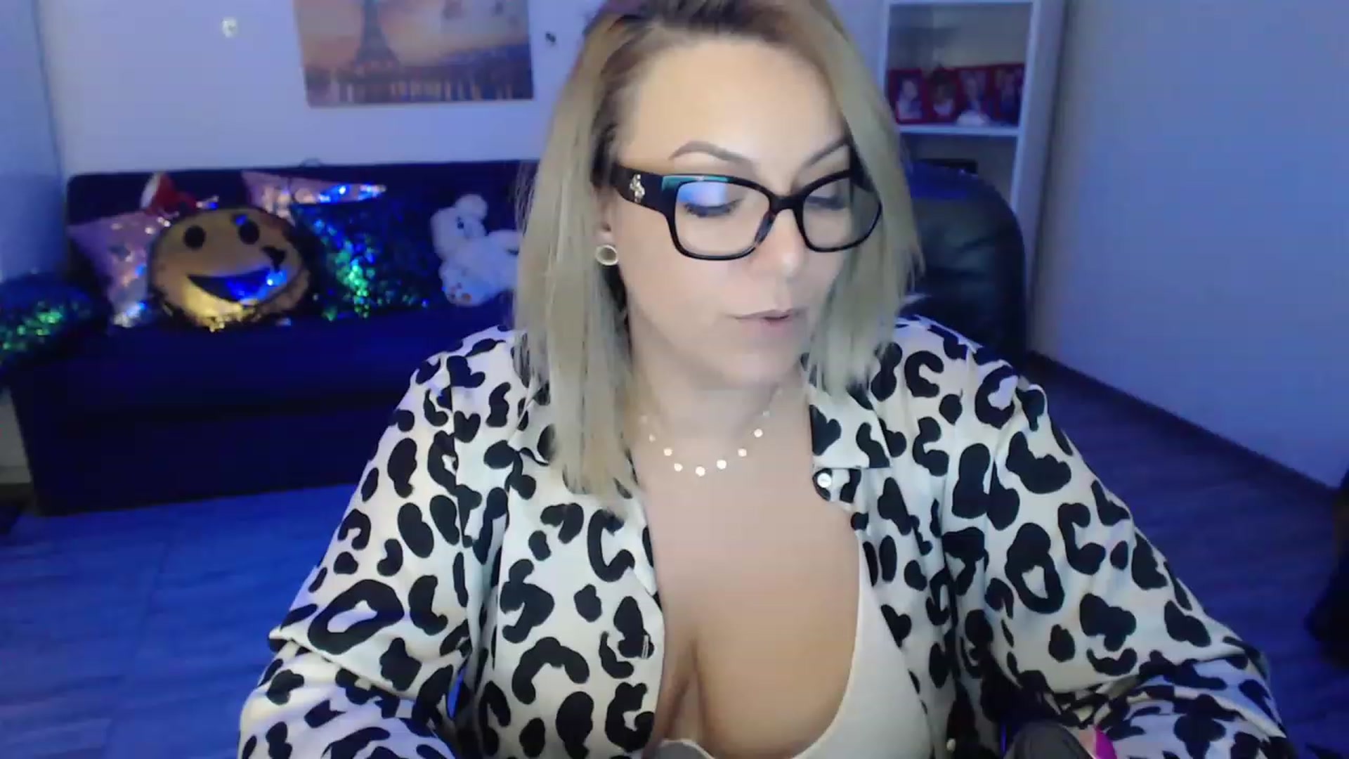 Gallery image thumbnail from A_baby_Boo's myfreecams stream on, 02/06/2023, 15:54 image 16 of 20