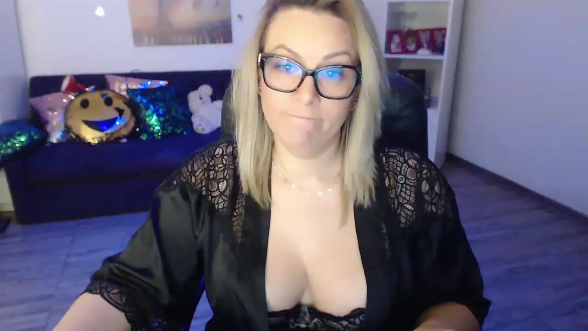 Gallery image thumbnail from A_baby_Boo's myfreecams stream on, 02/06/2023, 20:26 image 7 of 20