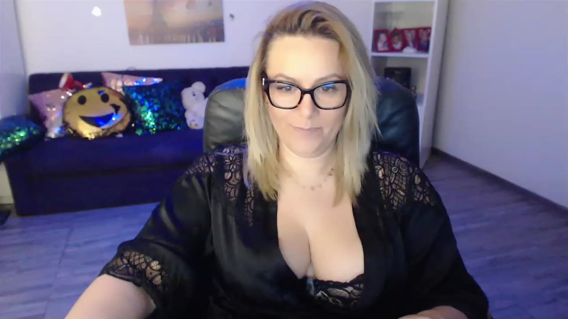 Gallery image thumbnail from A_baby_Boo's myfreecams stream on, 02/06/2023, 21:10 image 10 of 20