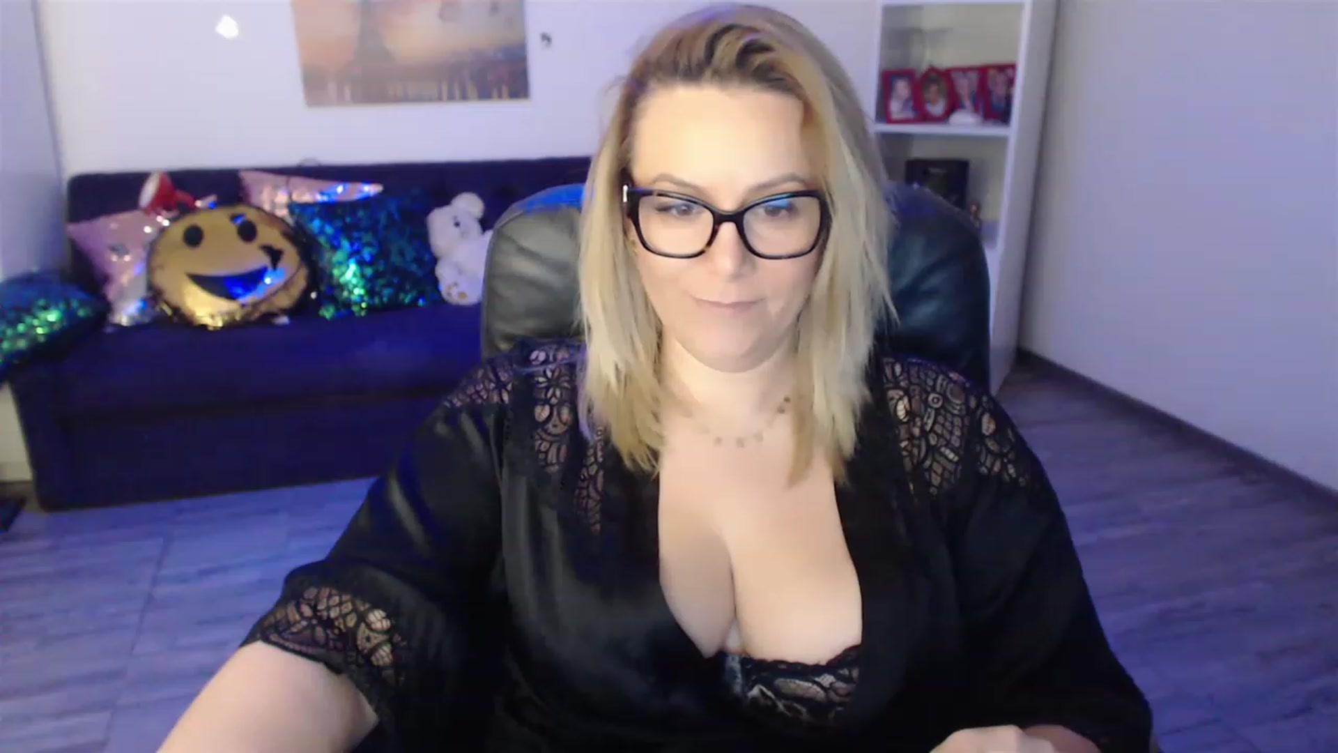 Gallery image thumbnail from A_baby_Boo's myfreecams stream on, 02/06/2023, 21:10 image 13 of 20